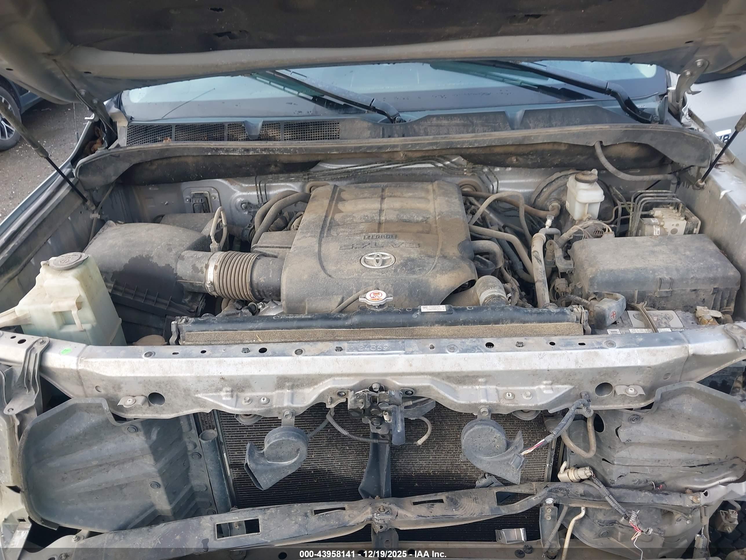TOYOTA TUNDRA image 10