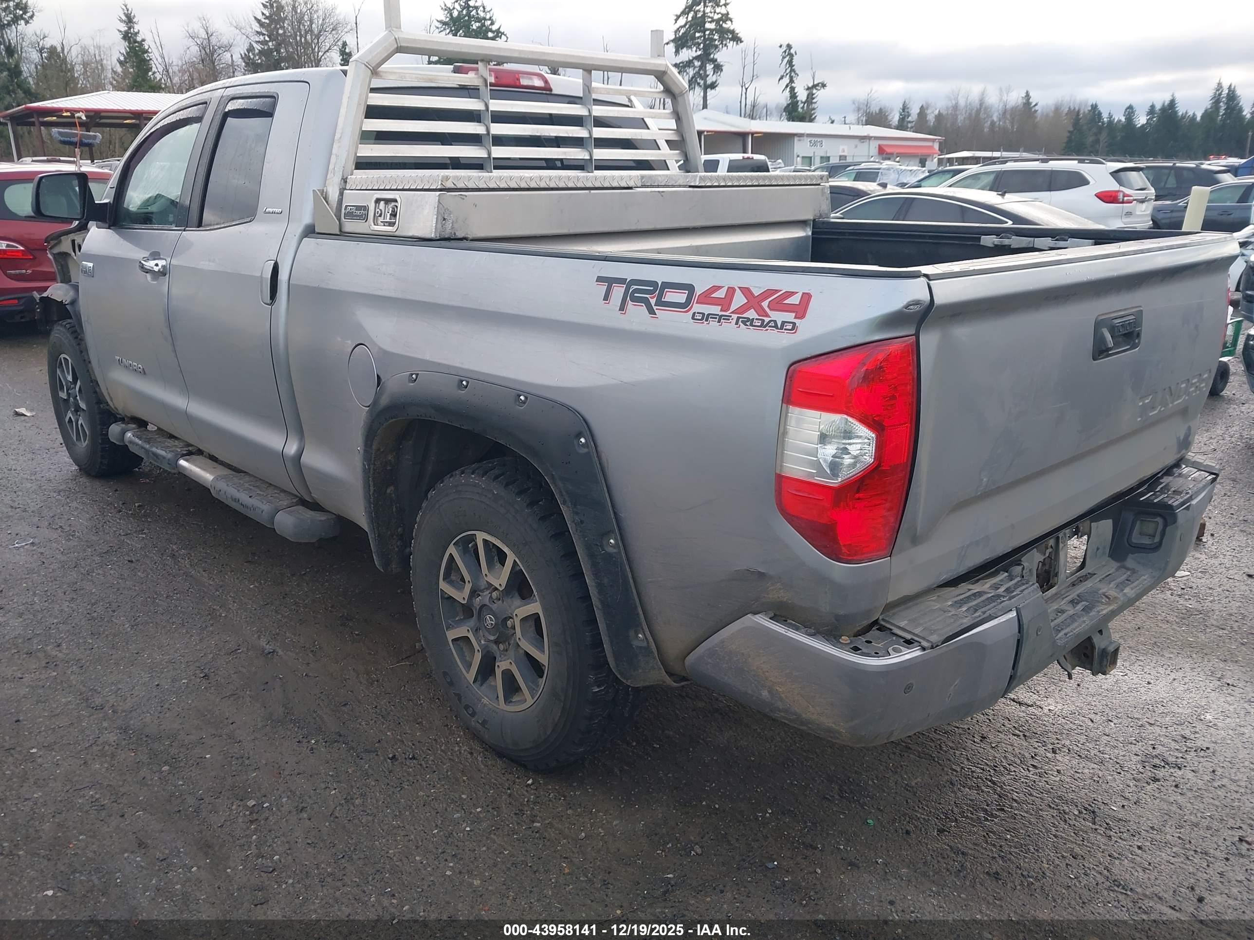 TOYOTA TUNDRA image 3