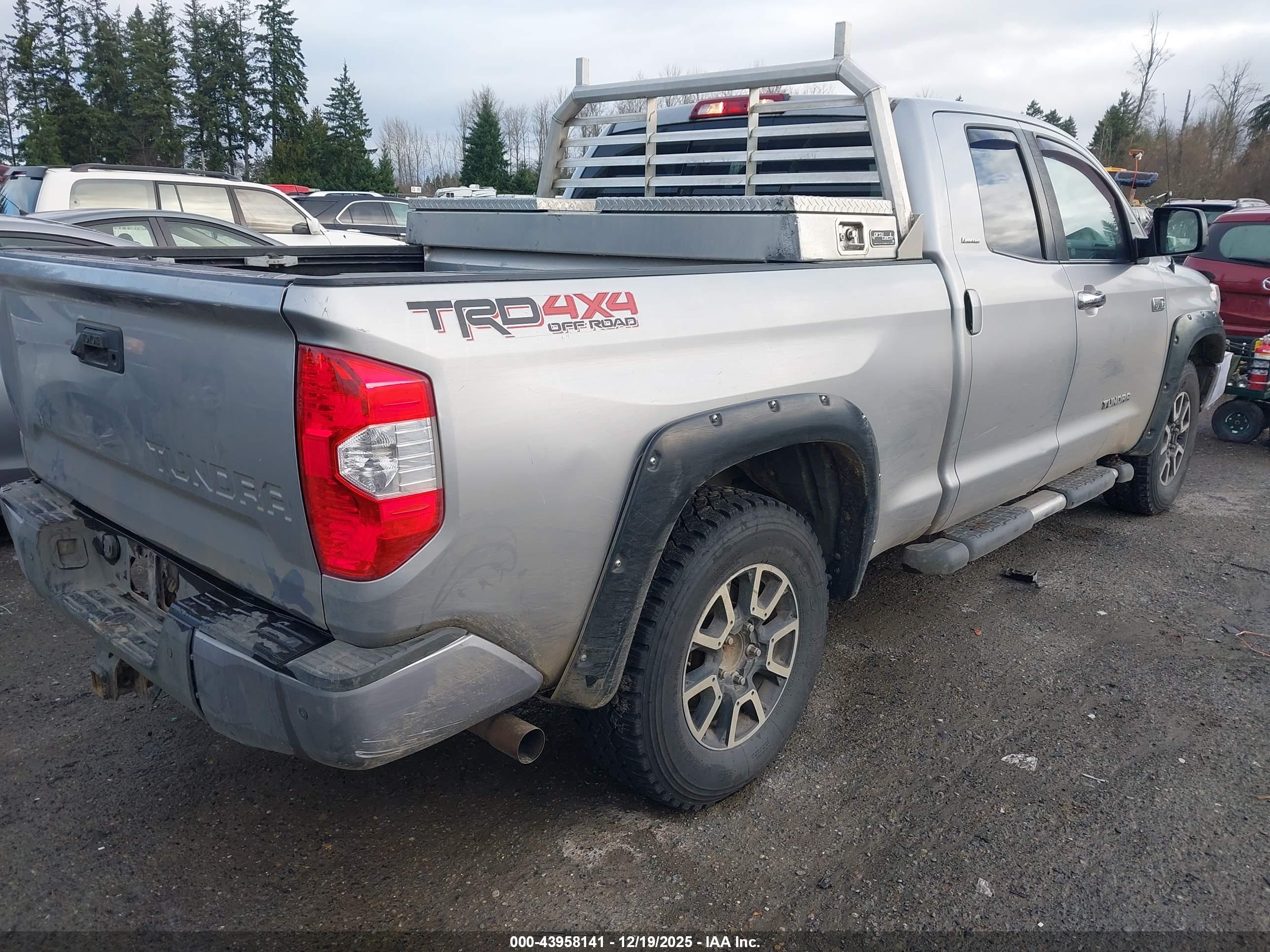 TOYOTA TUNDRA image 4