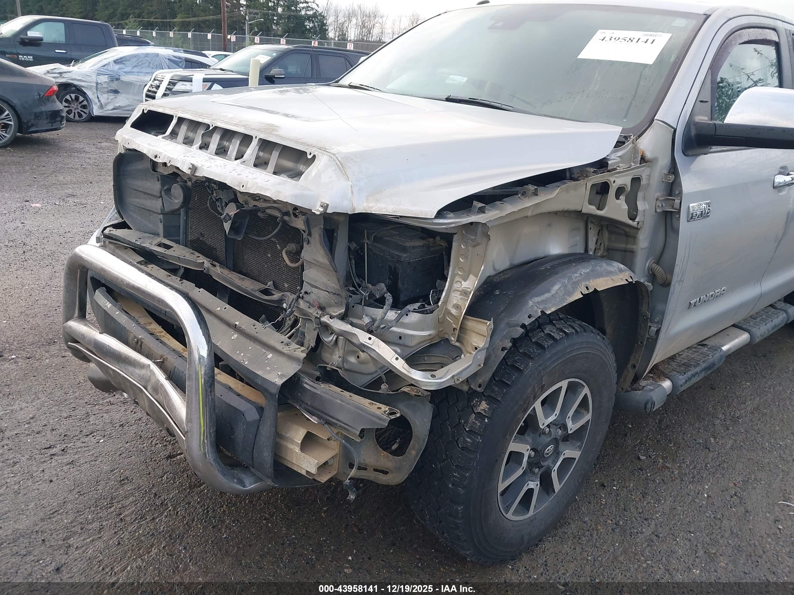 TOYOTA TUNDRA image 6