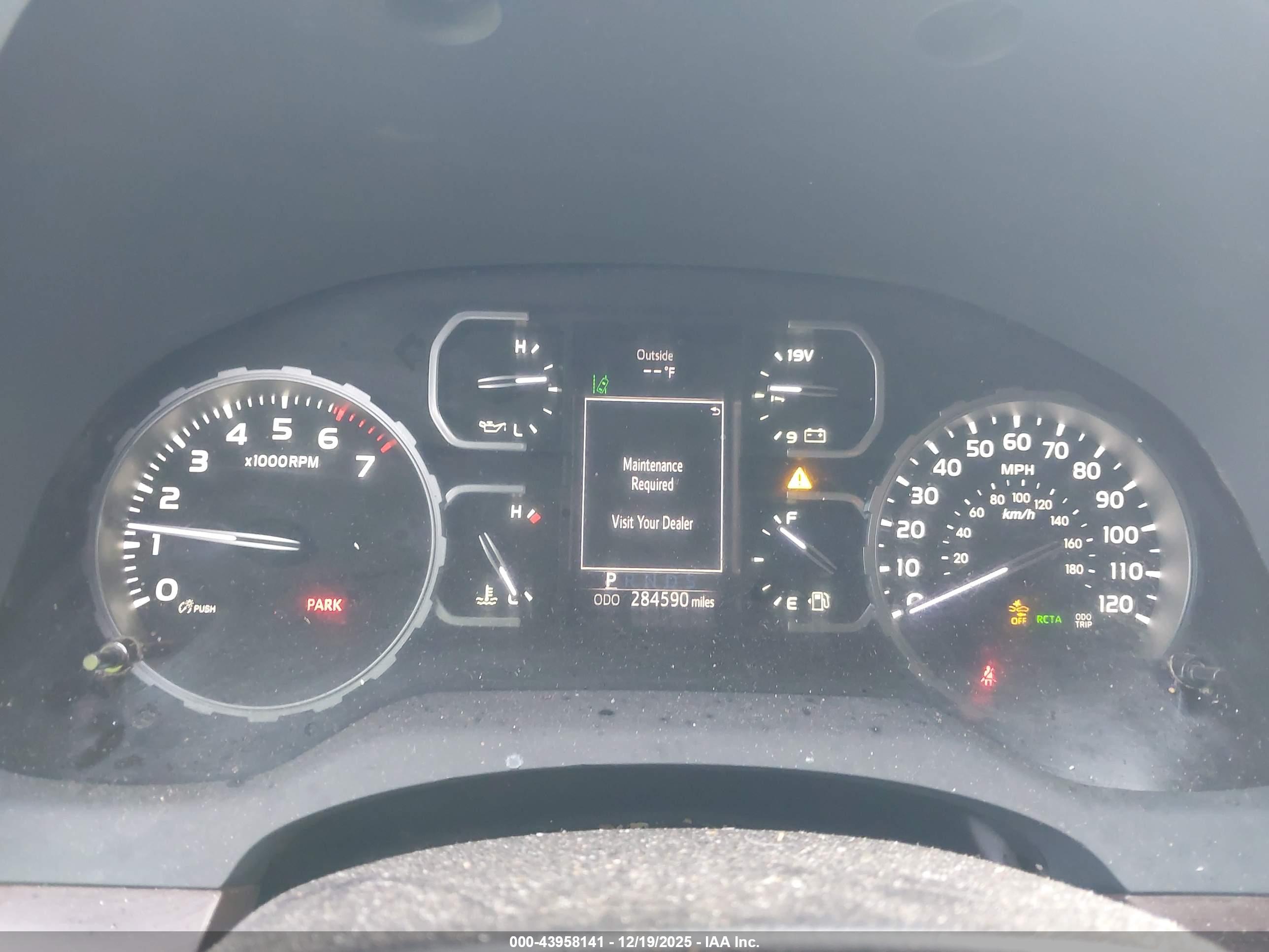TOYOTA TUNDRA image 7