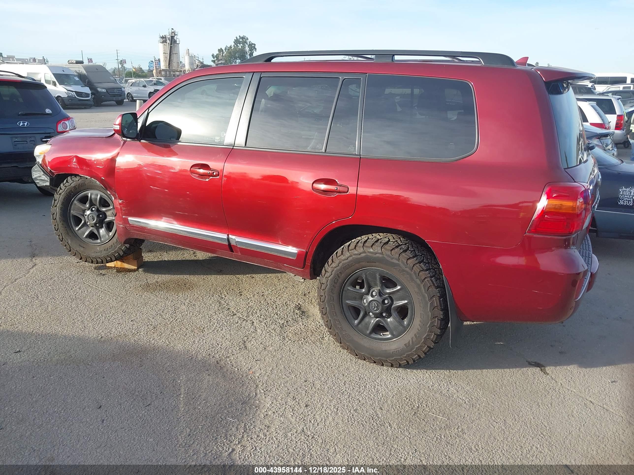 TOYOTA LAND image 3
