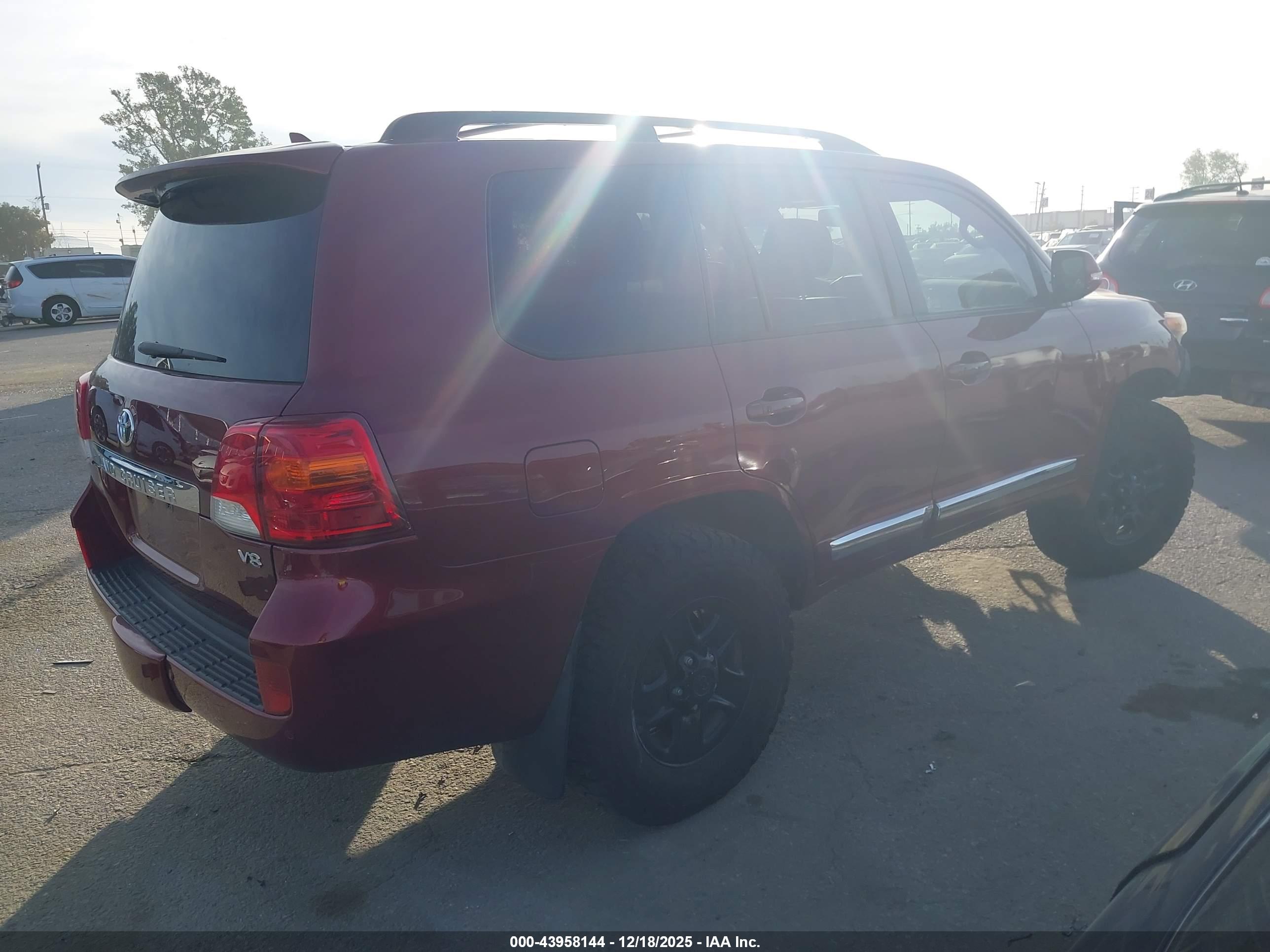 TOYOTA LAND image 4