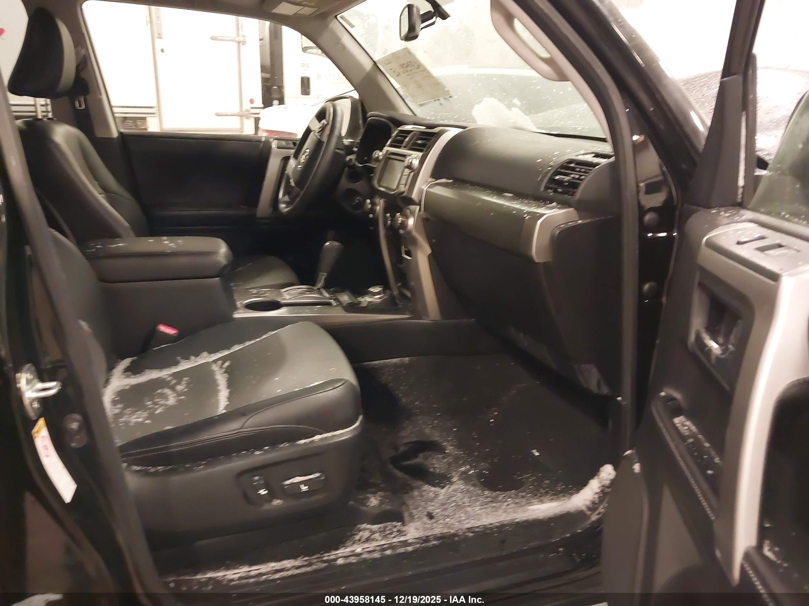 TOYOTA 4RUNNER image 5