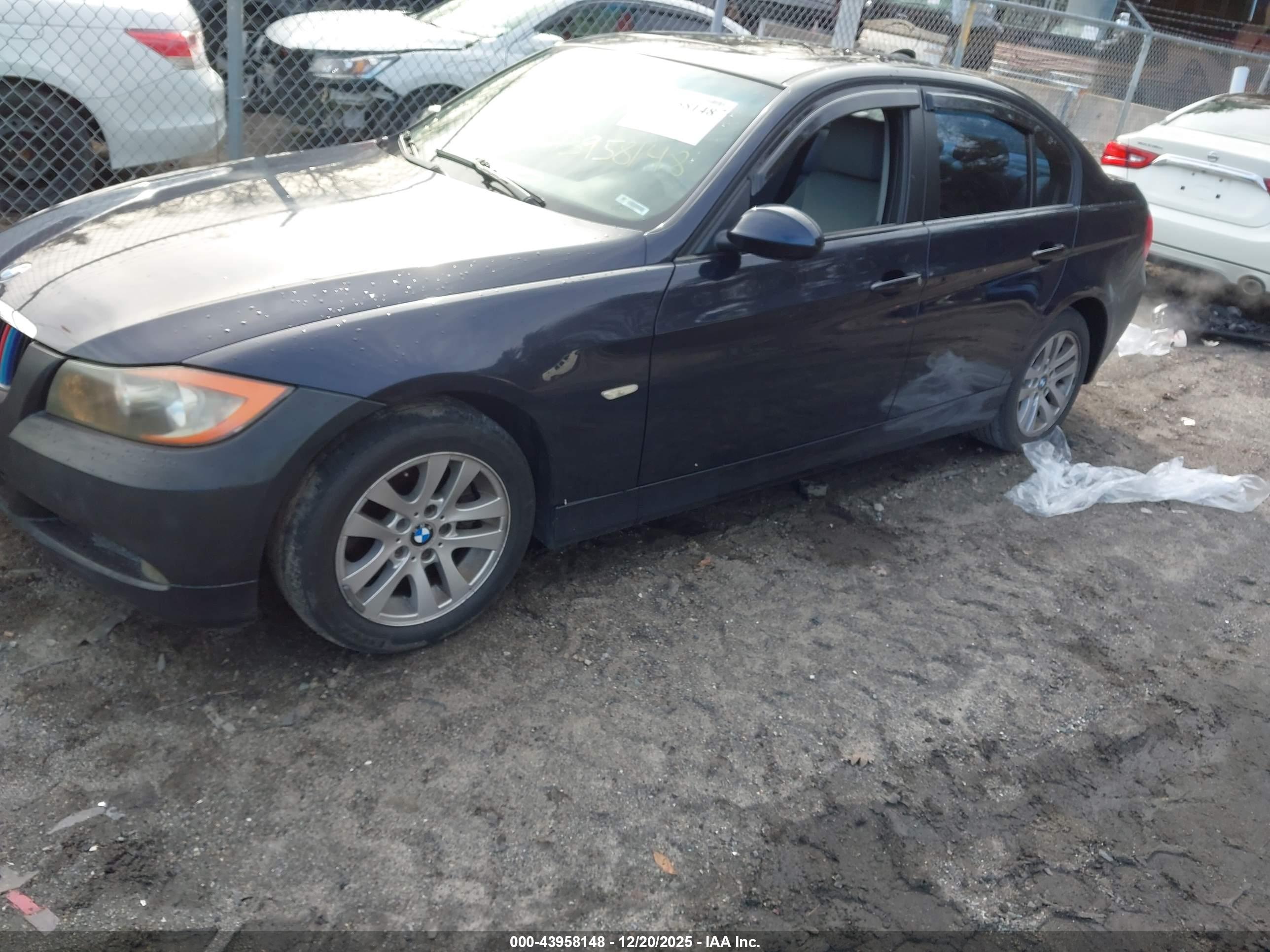 BMW 325I image 2