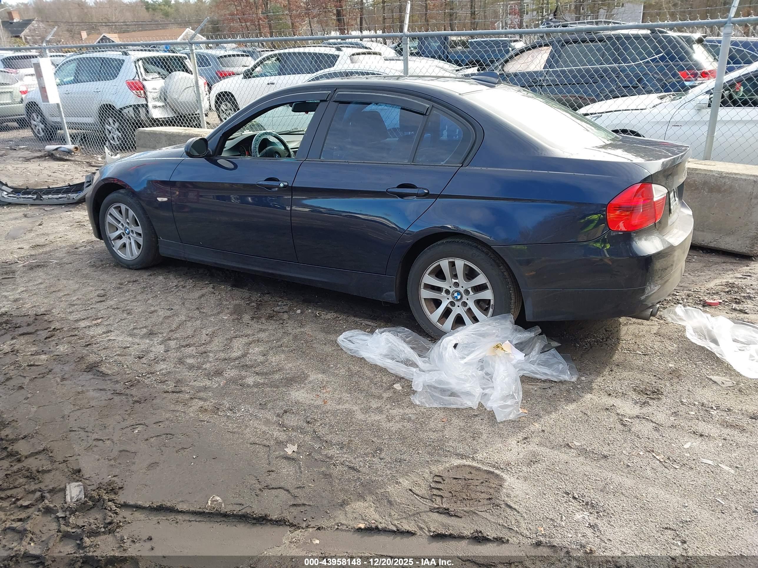 BMW 325I image 3