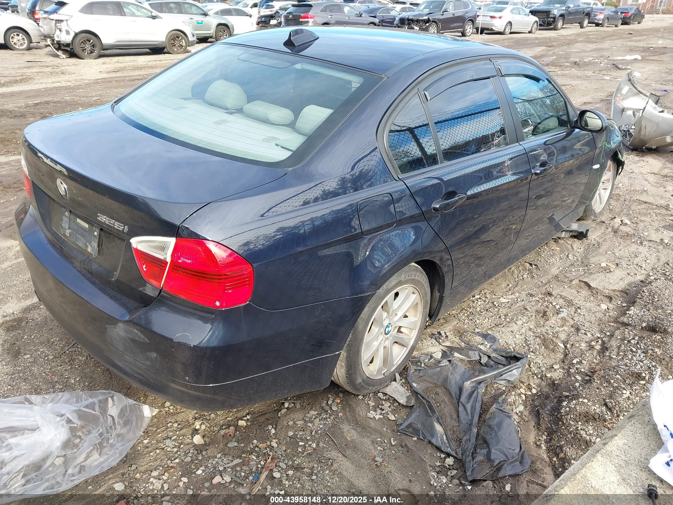 BMW 325I image 4