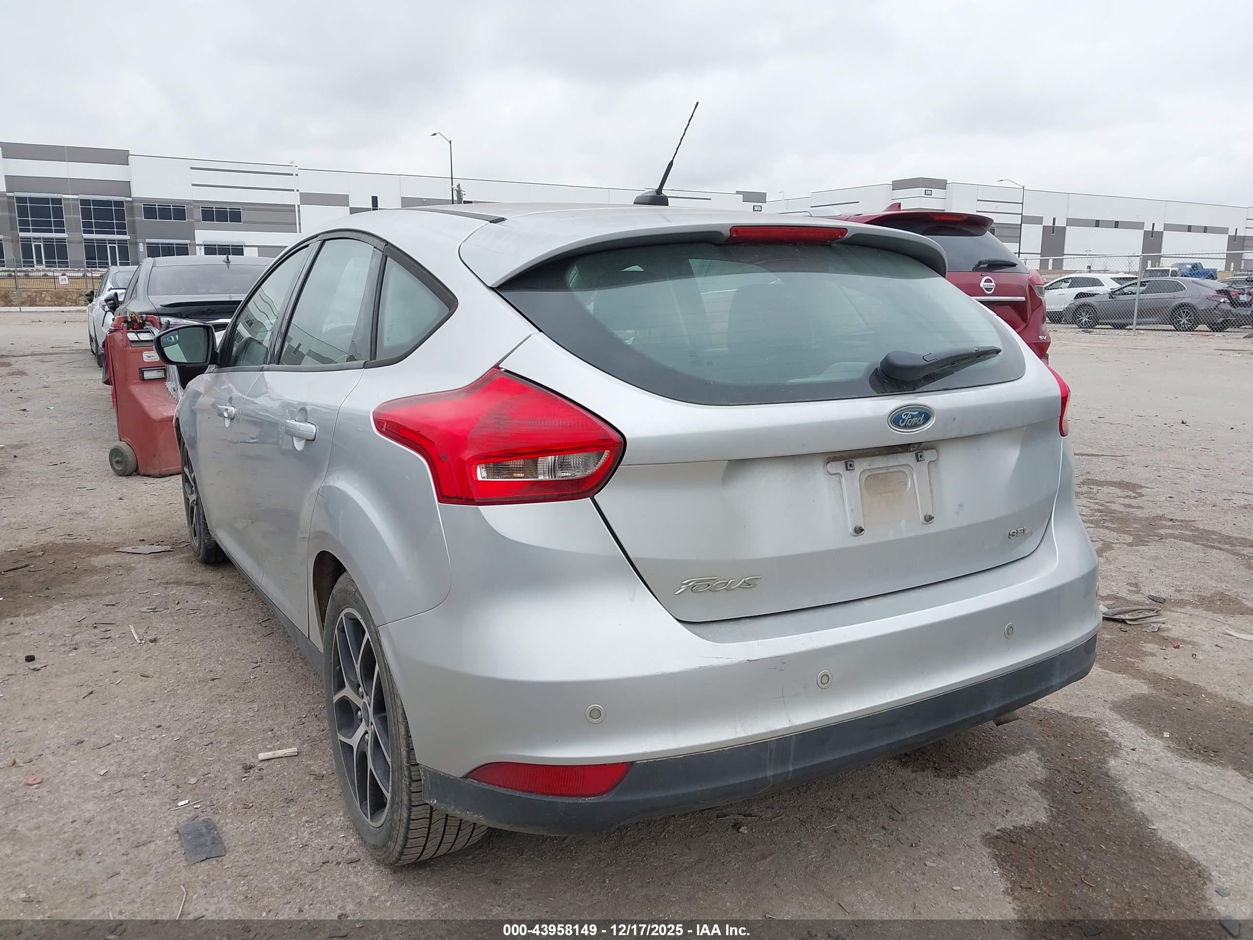 FORD FOCUS image 3