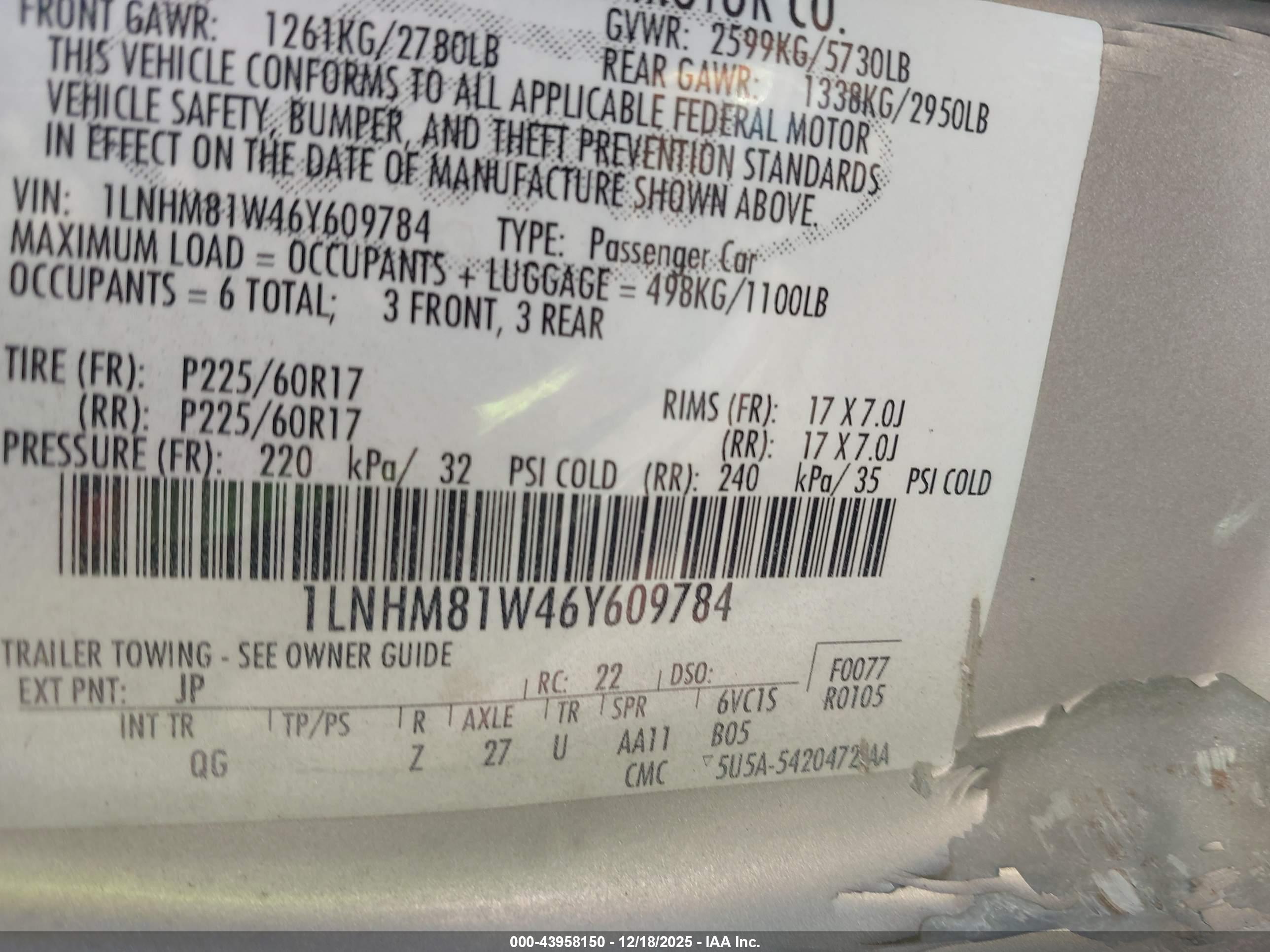 LINCOLN TOWN image 9