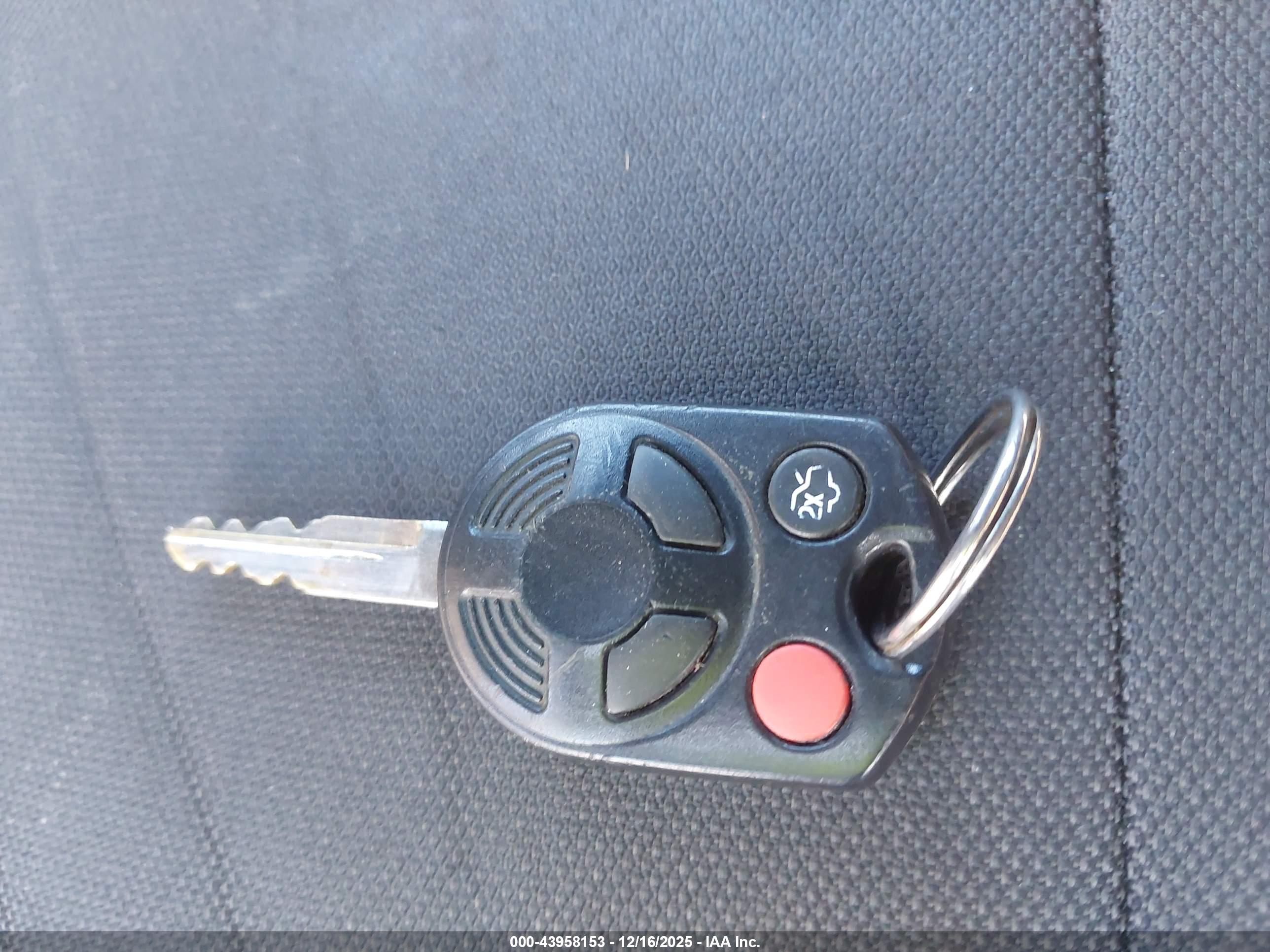 FORD ESCAPE image 11