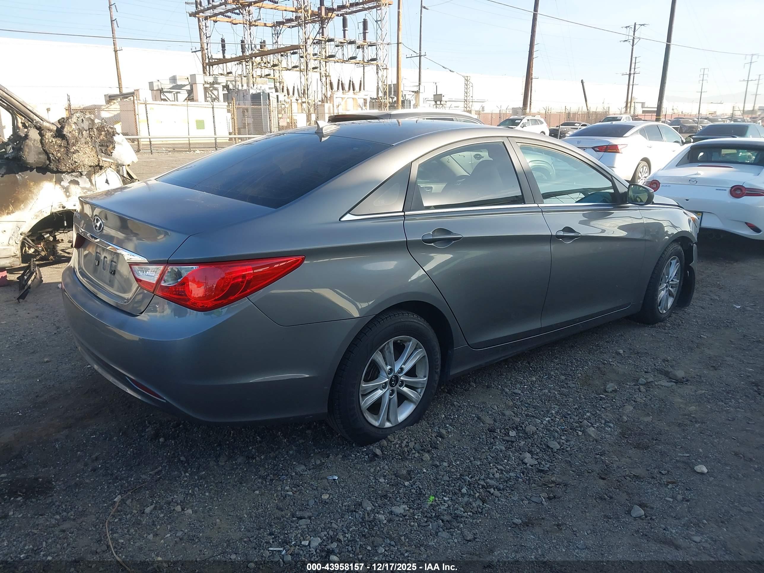 HYUNDAI SONATA image 4