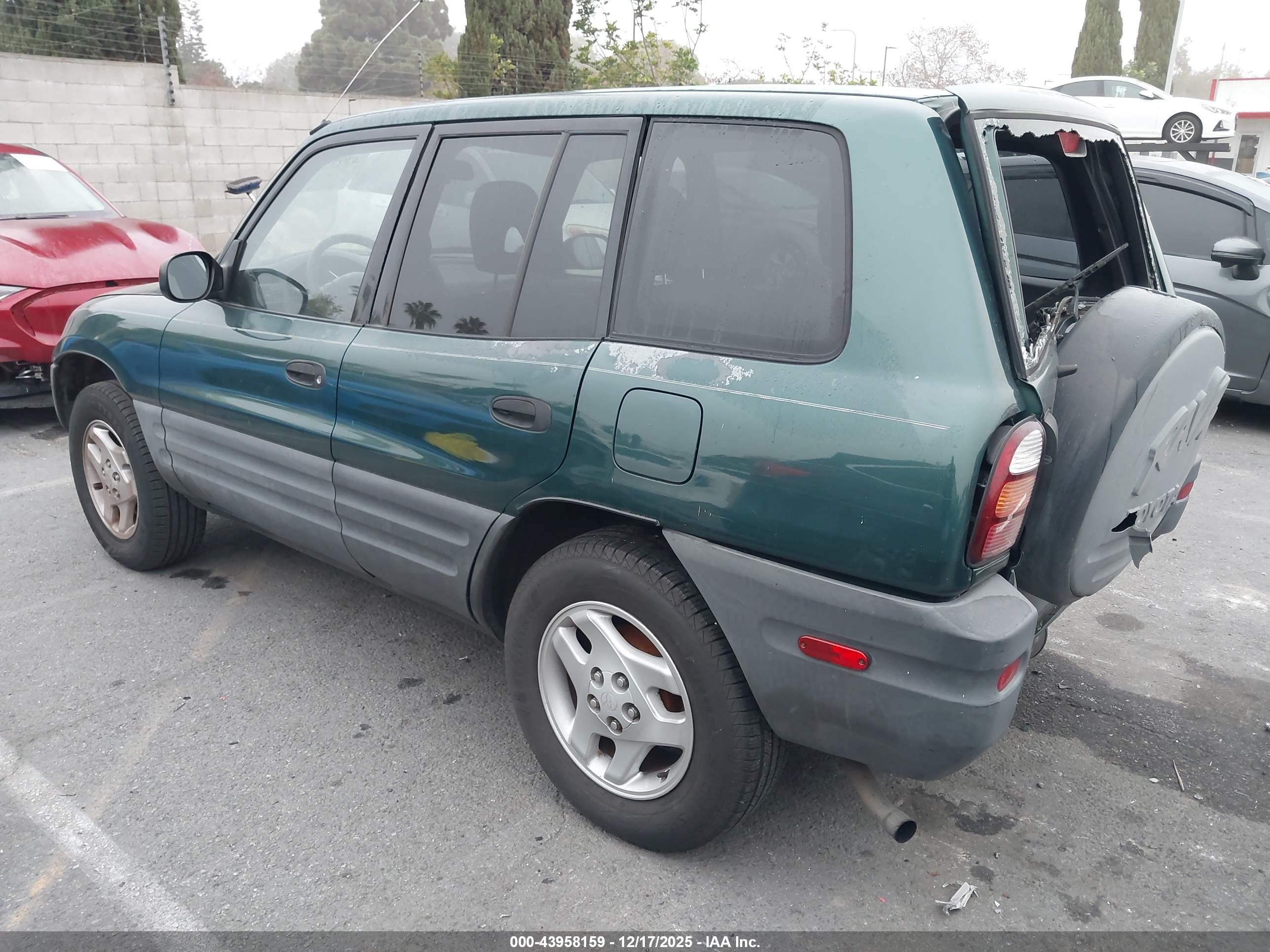 TOYOTA RAV4 image 3