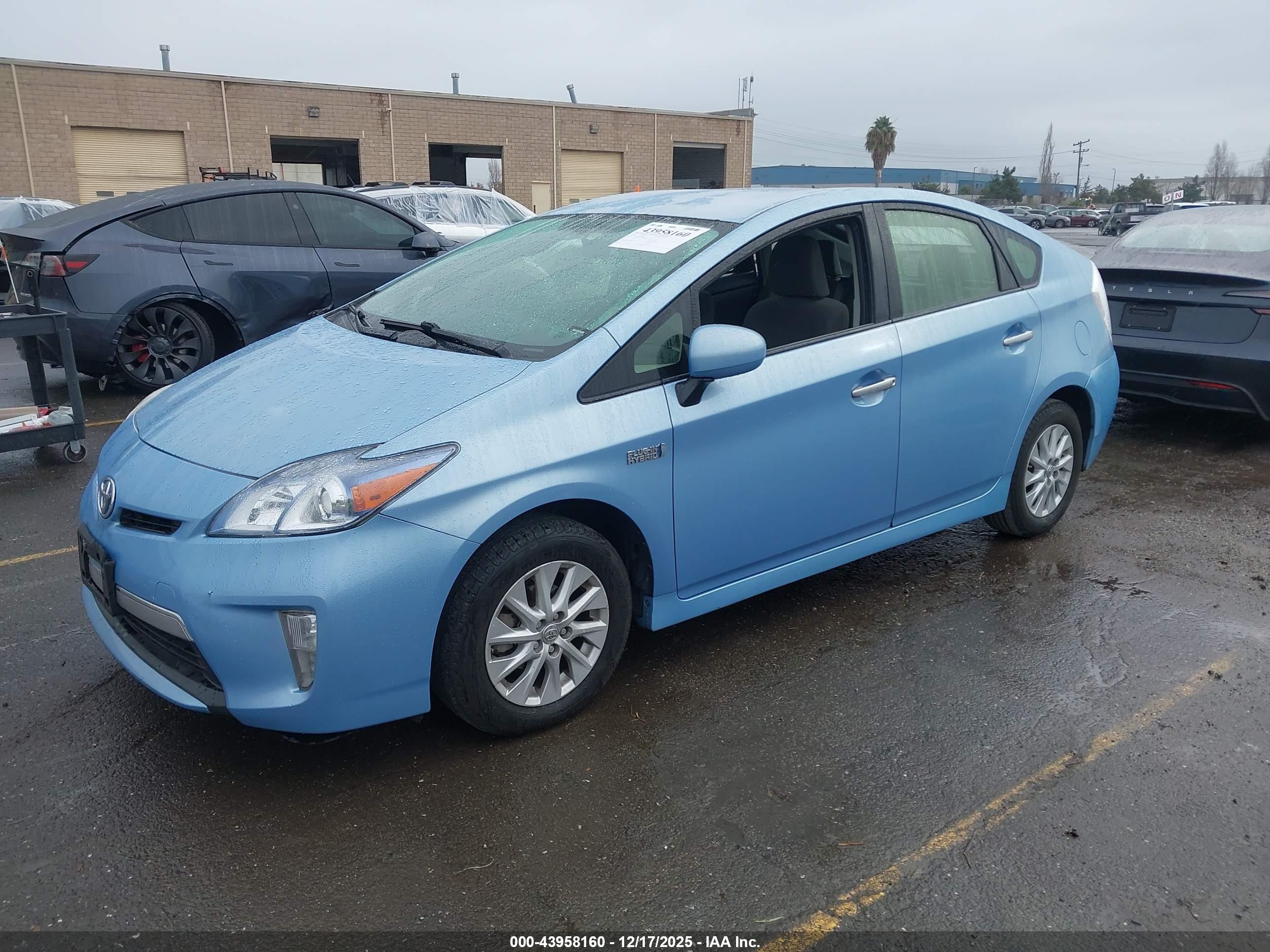 TOYOTA PRIUS image 2