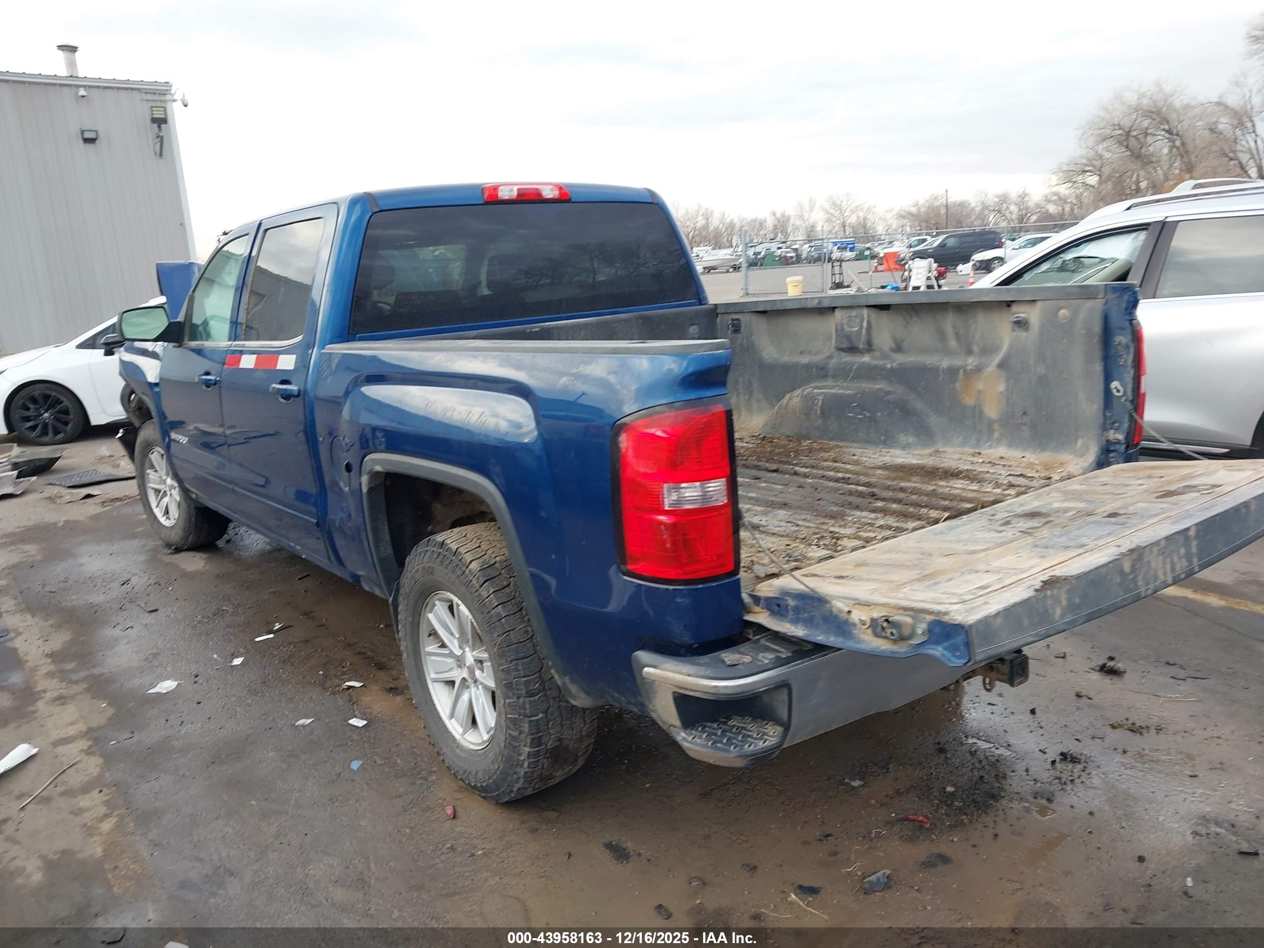GMC SIERRA image 3