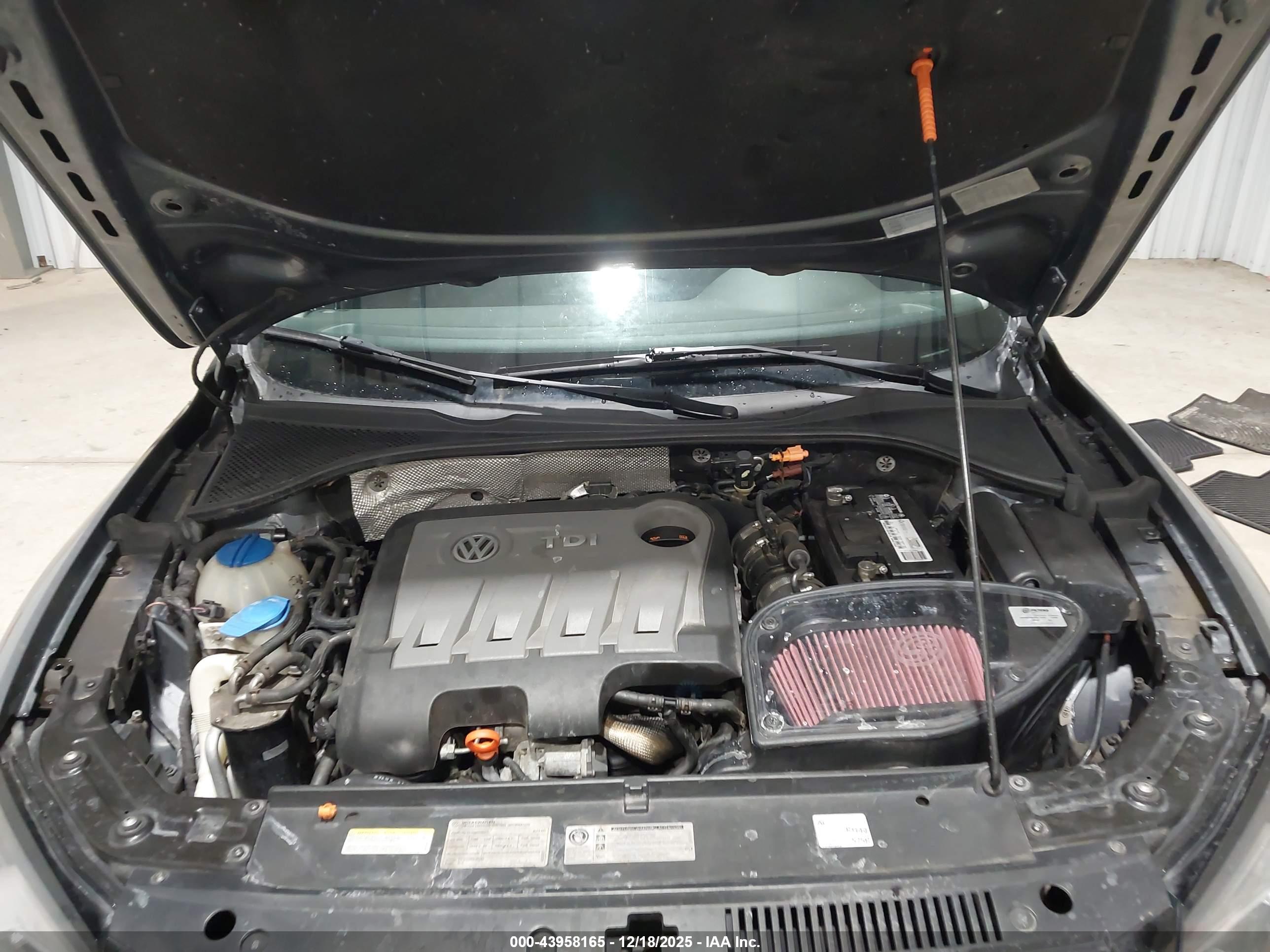 VOLKSWAGEN PASSAT image 10