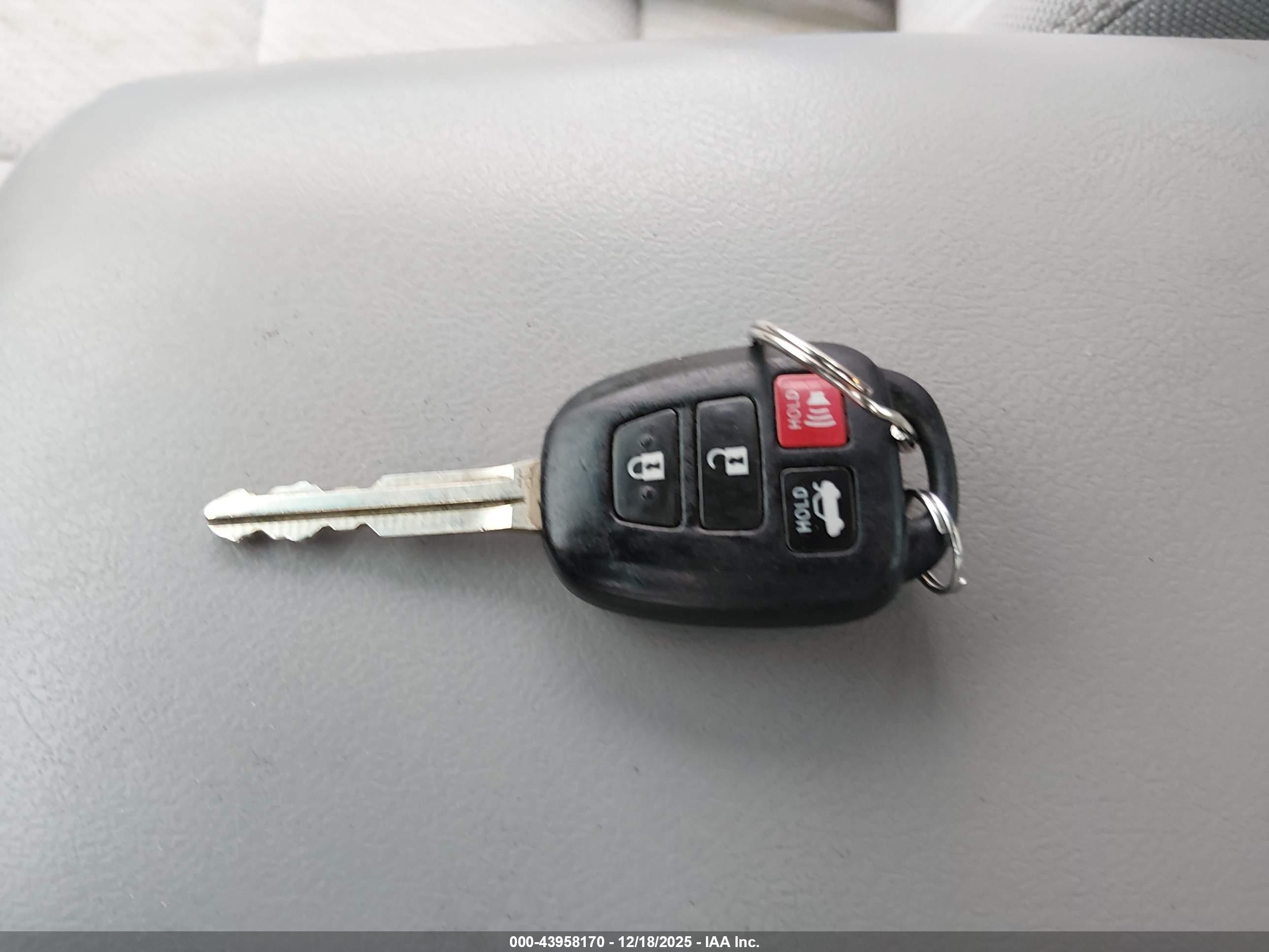 TOYOTA CAMRY image 11
