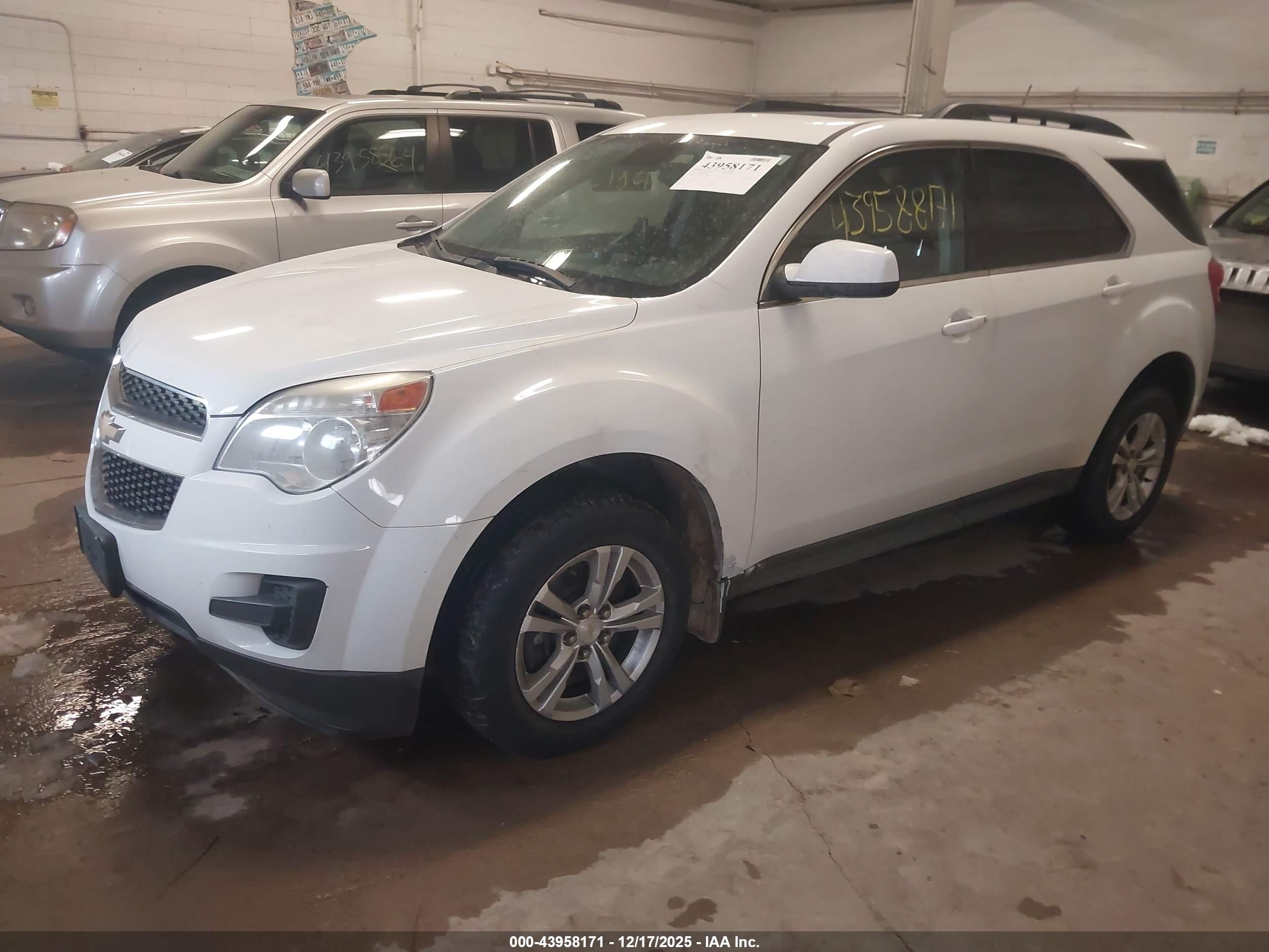 CHEVROLET EQUINOX image 2