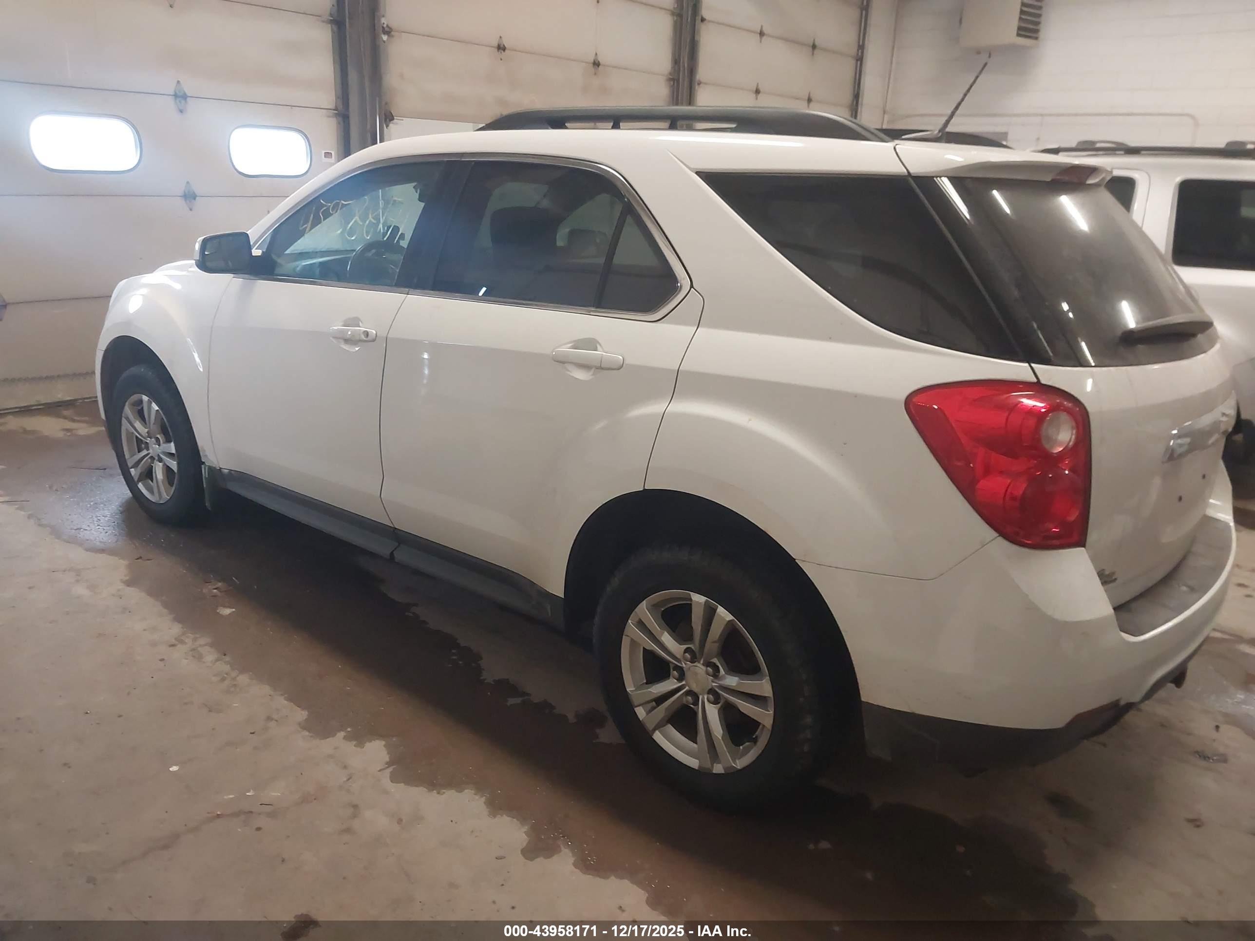 CHEVROLET EQUINOX image 3