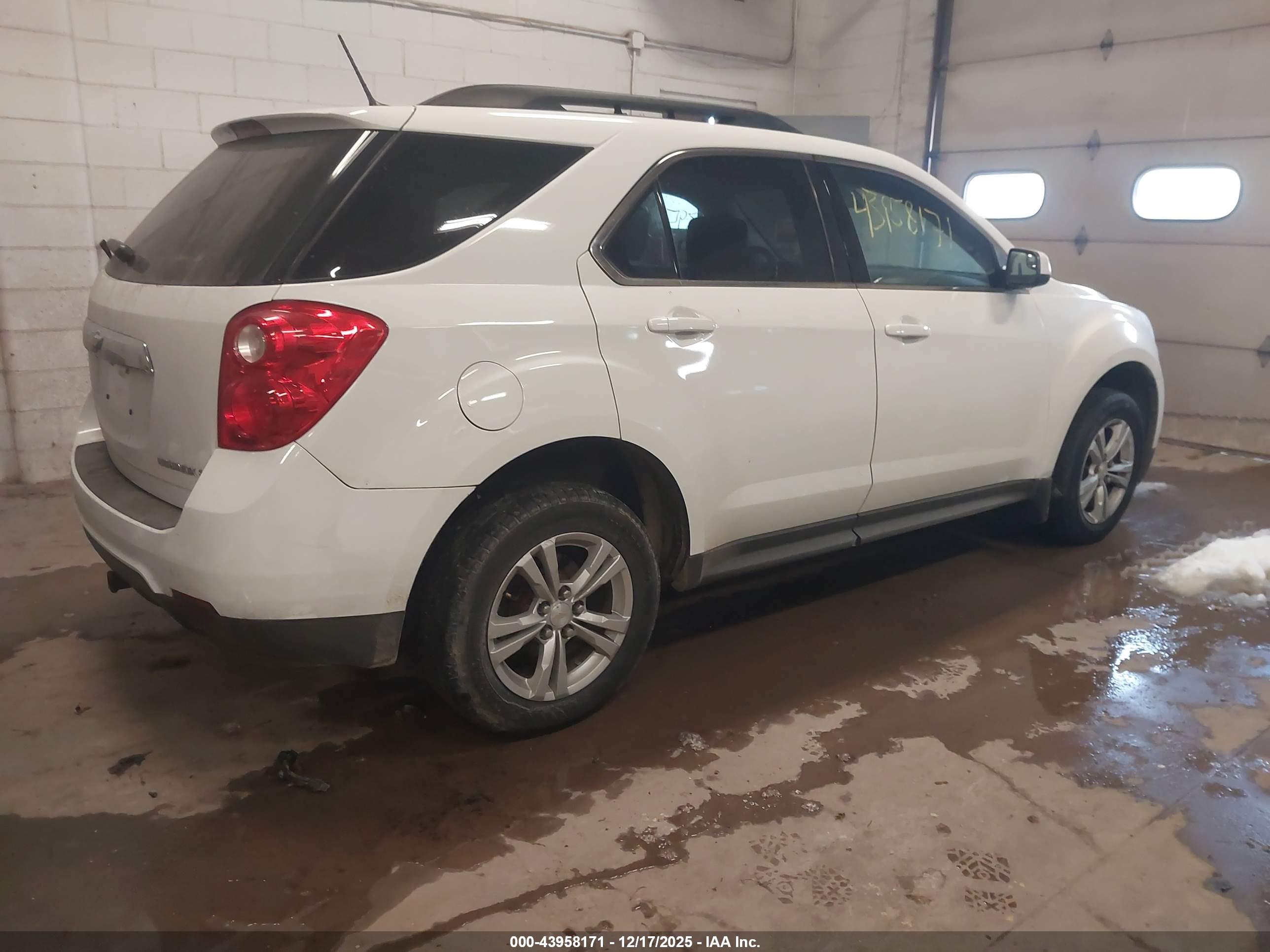 CHEVROLET EQUINOX image 4