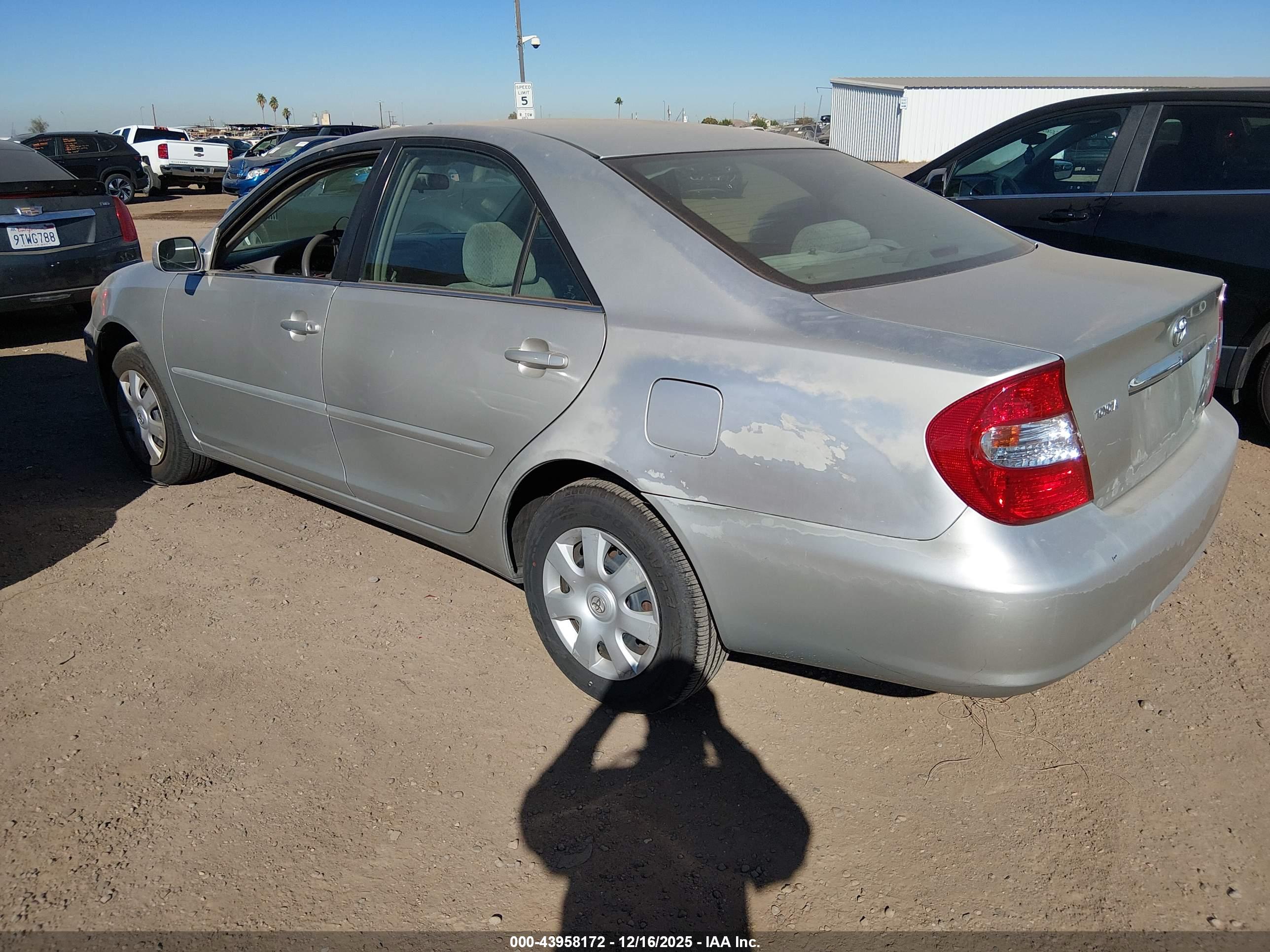 TOYOTA CAMRY image 3