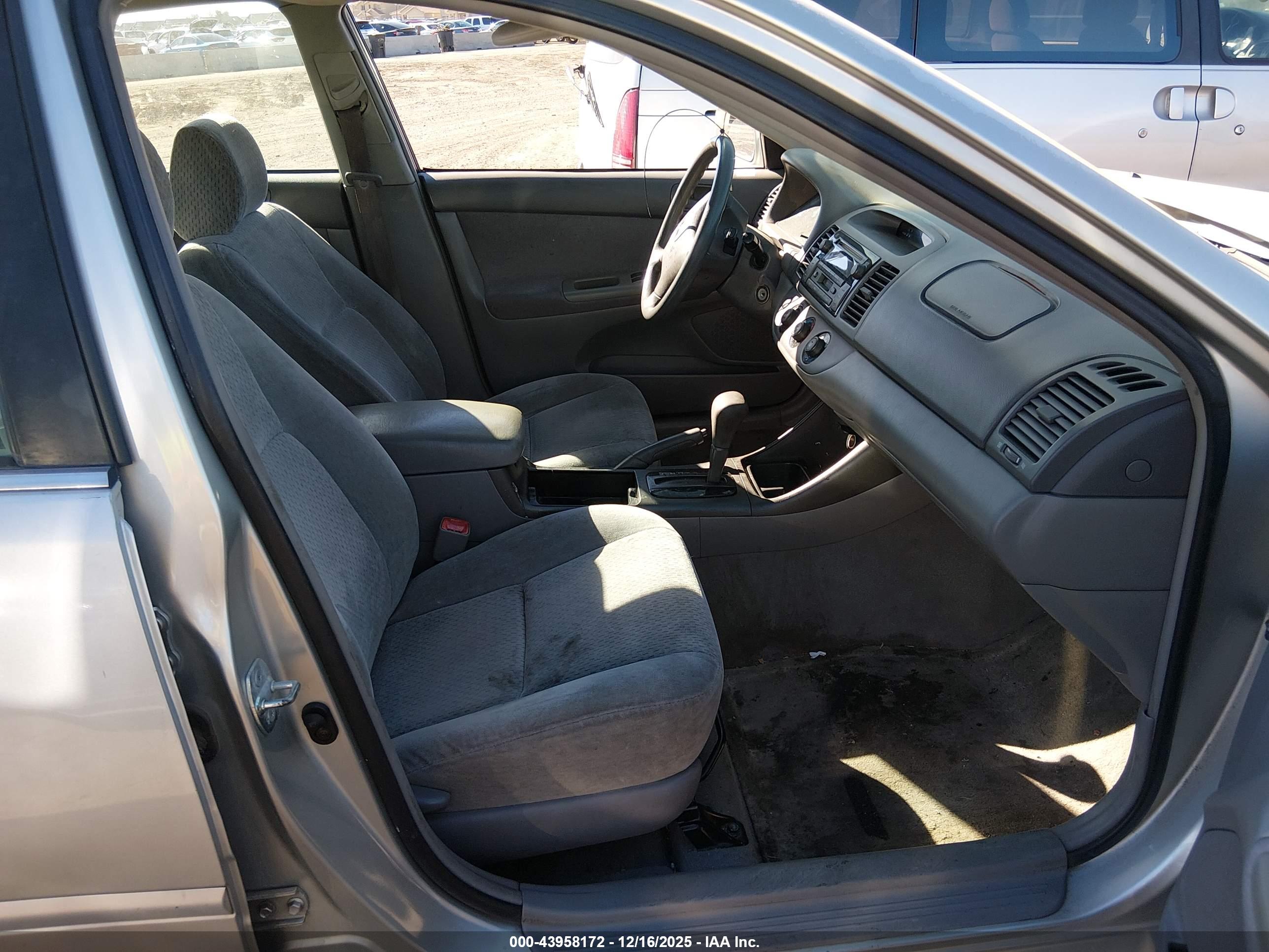 TOYOTA CAMRY image 5