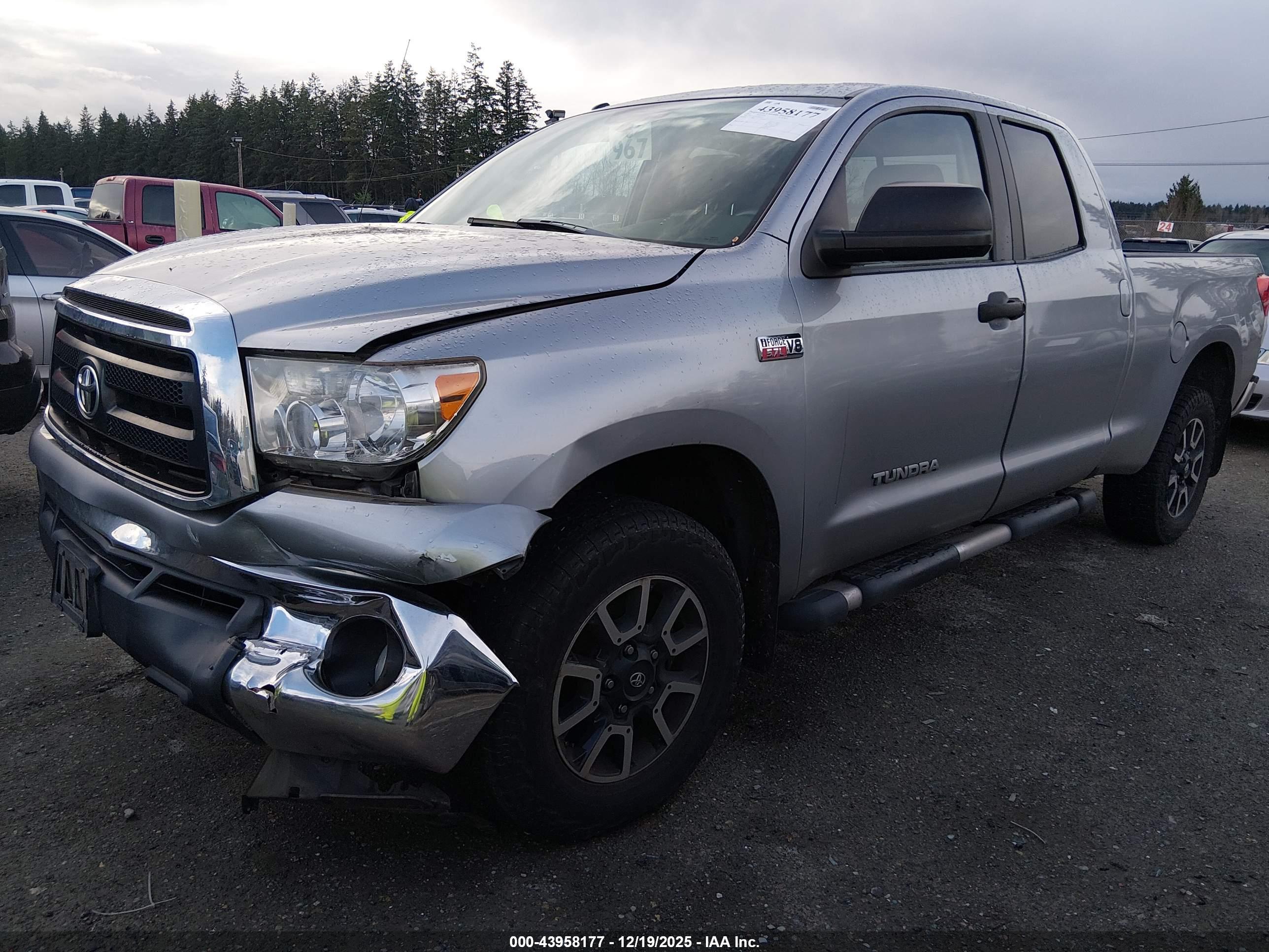 TOYOTA TUNDRA image 2