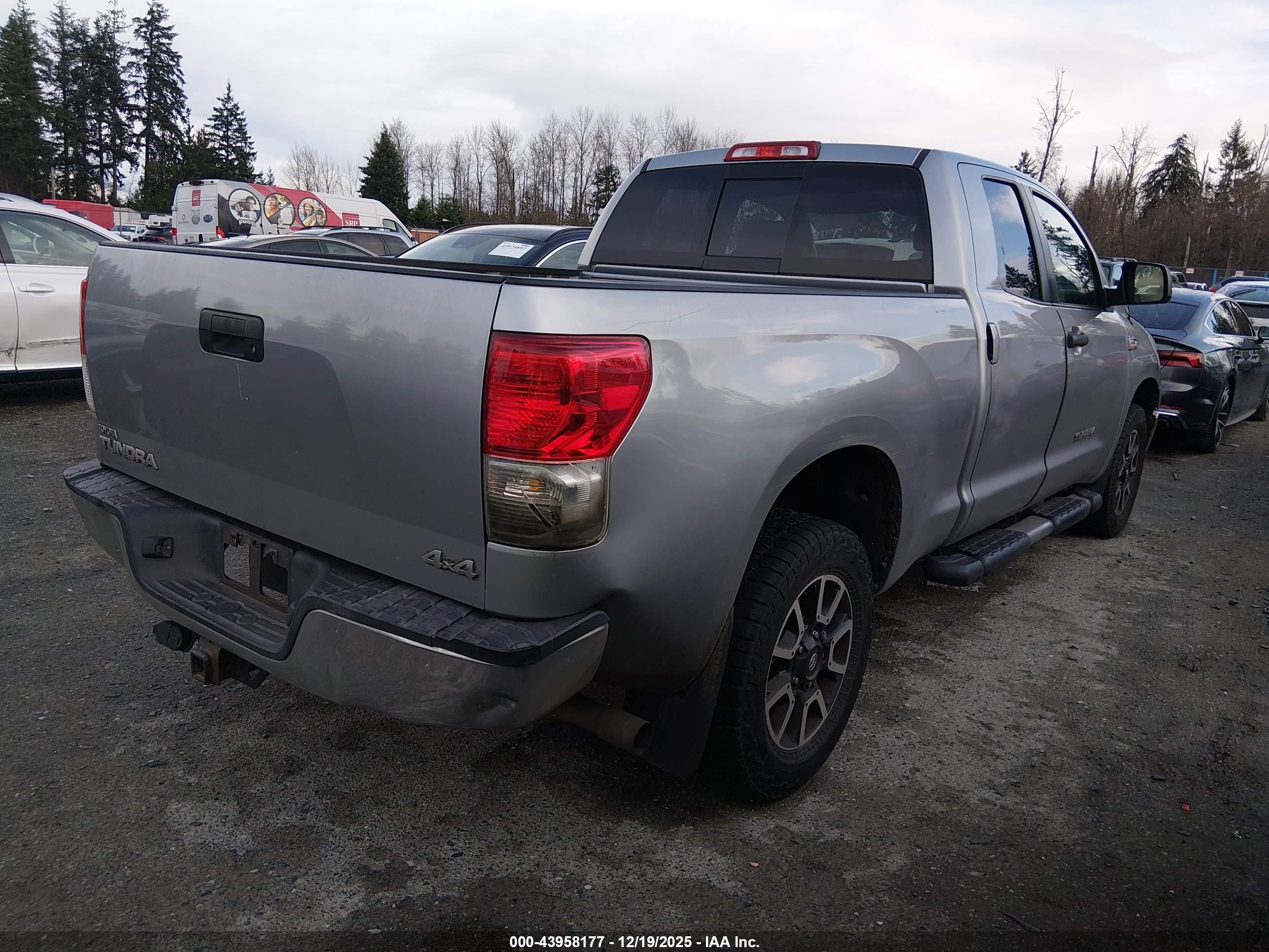 TOYOTA TUNDRA image 4