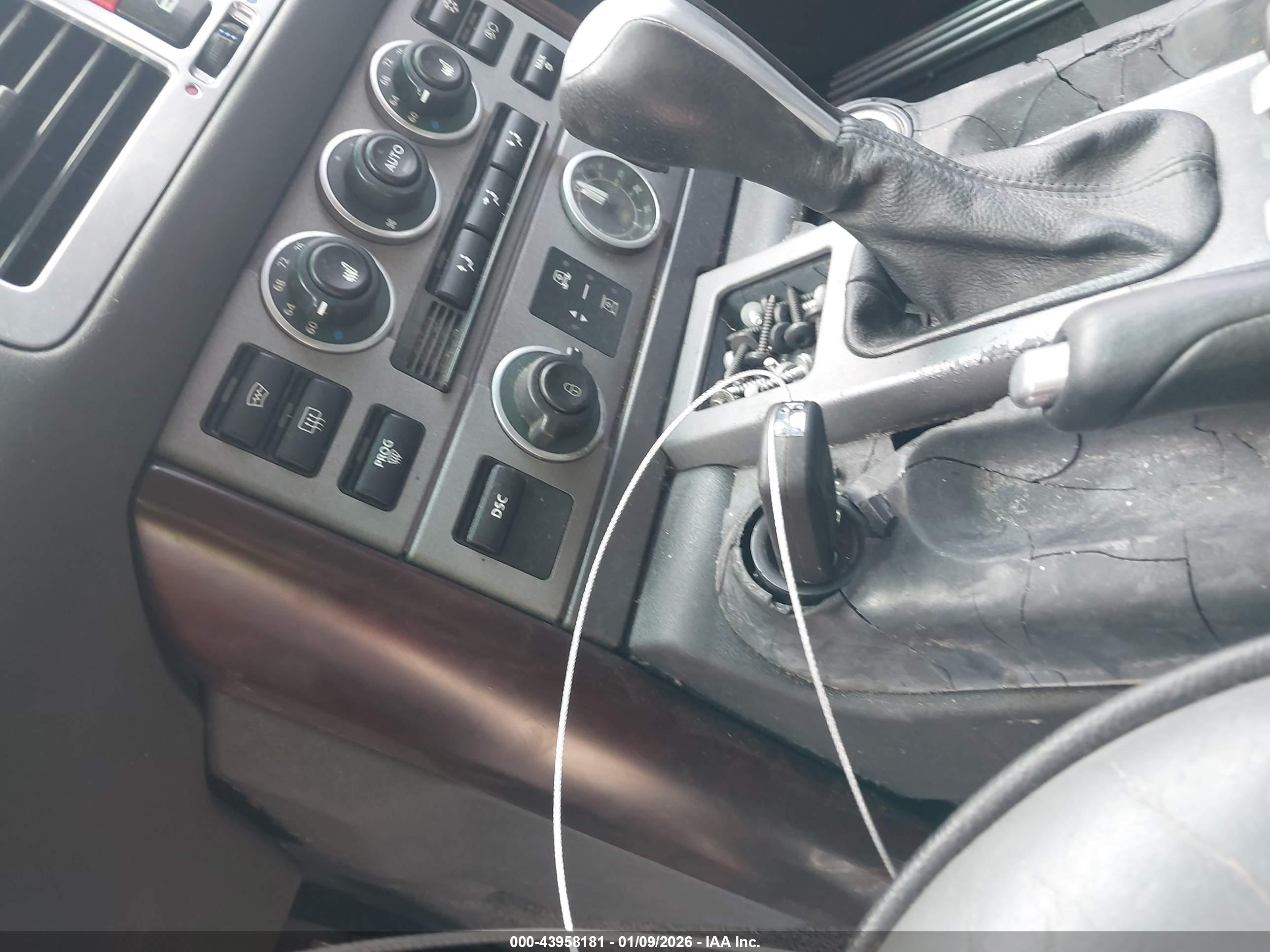 LAND ROVER image 11