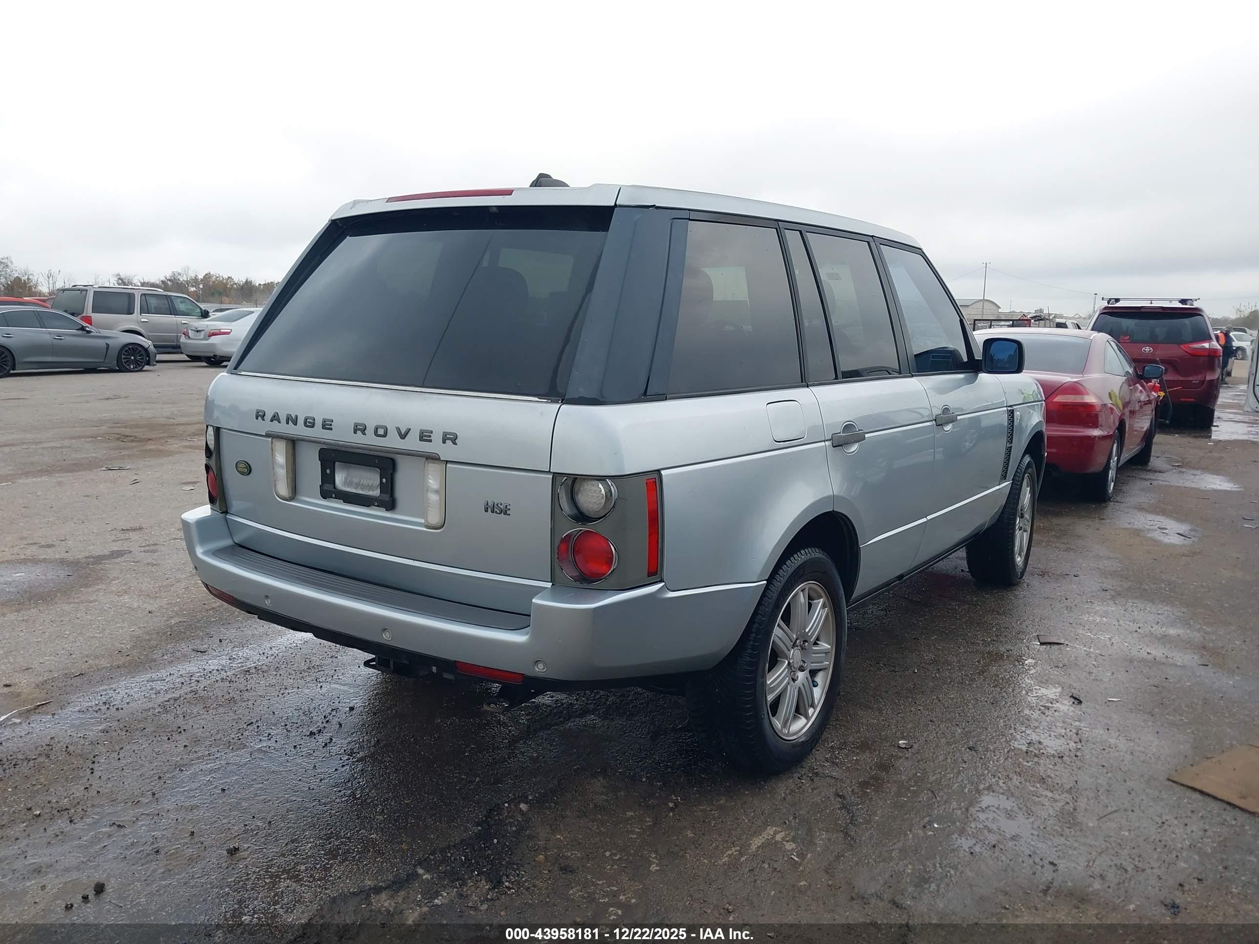 LAND ROVER image 4