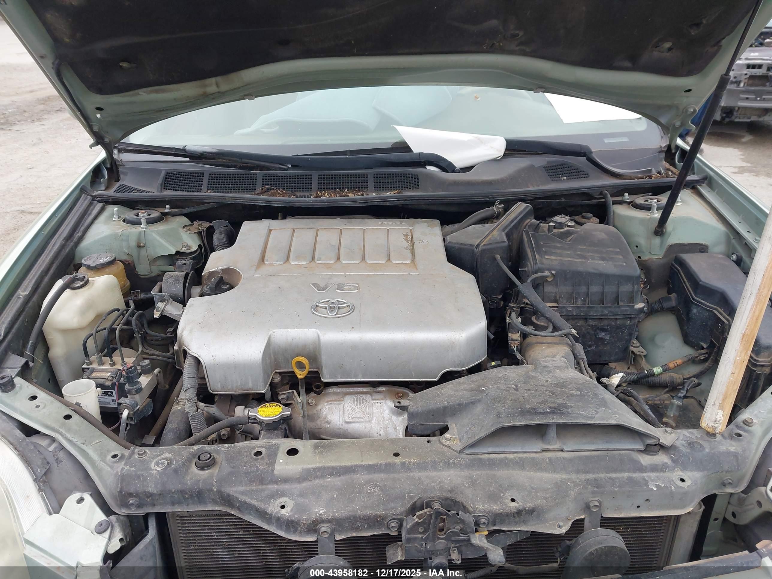TOYOTA AVALON image 10