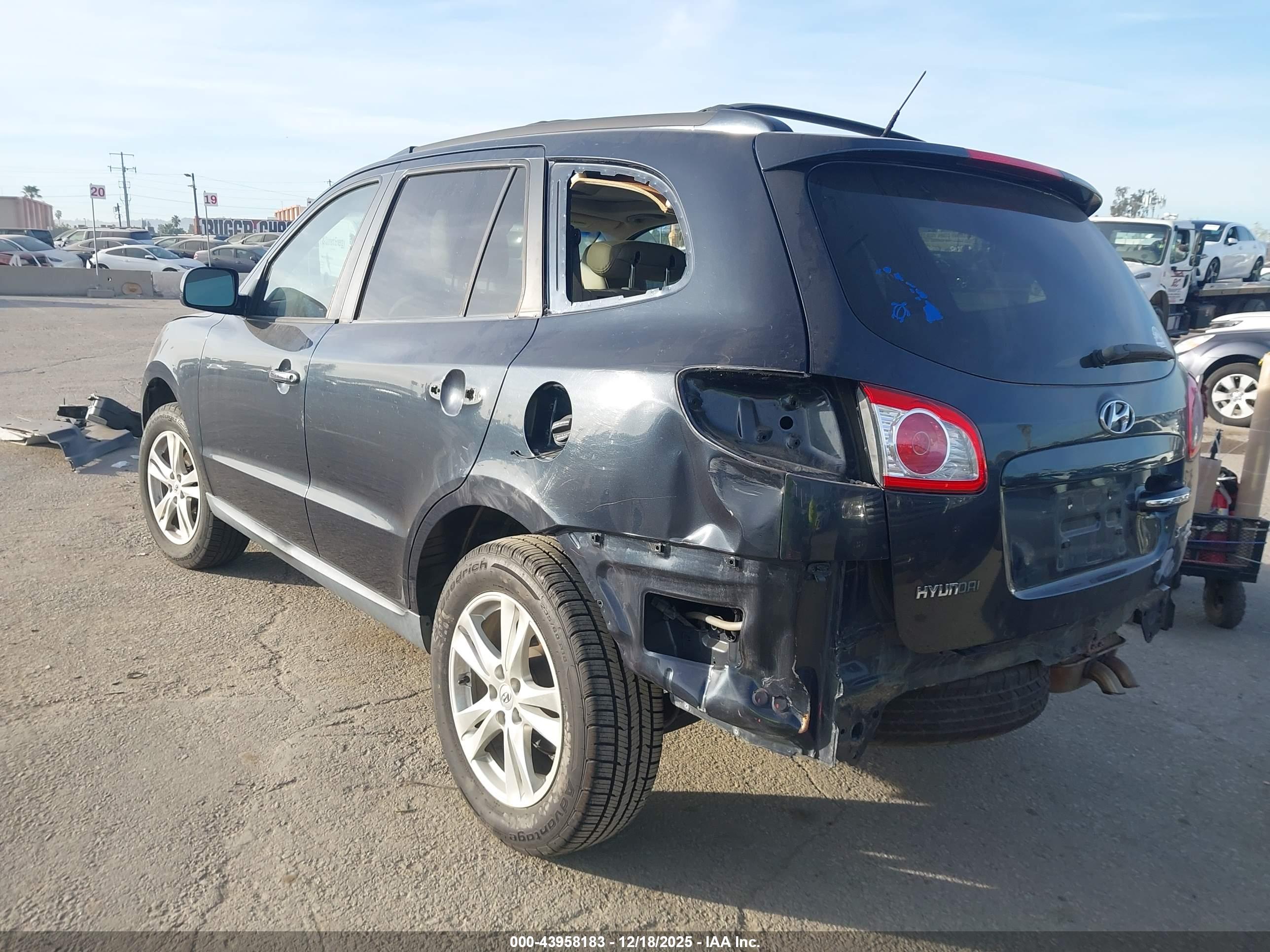 HYUNDAI SANTA image 3