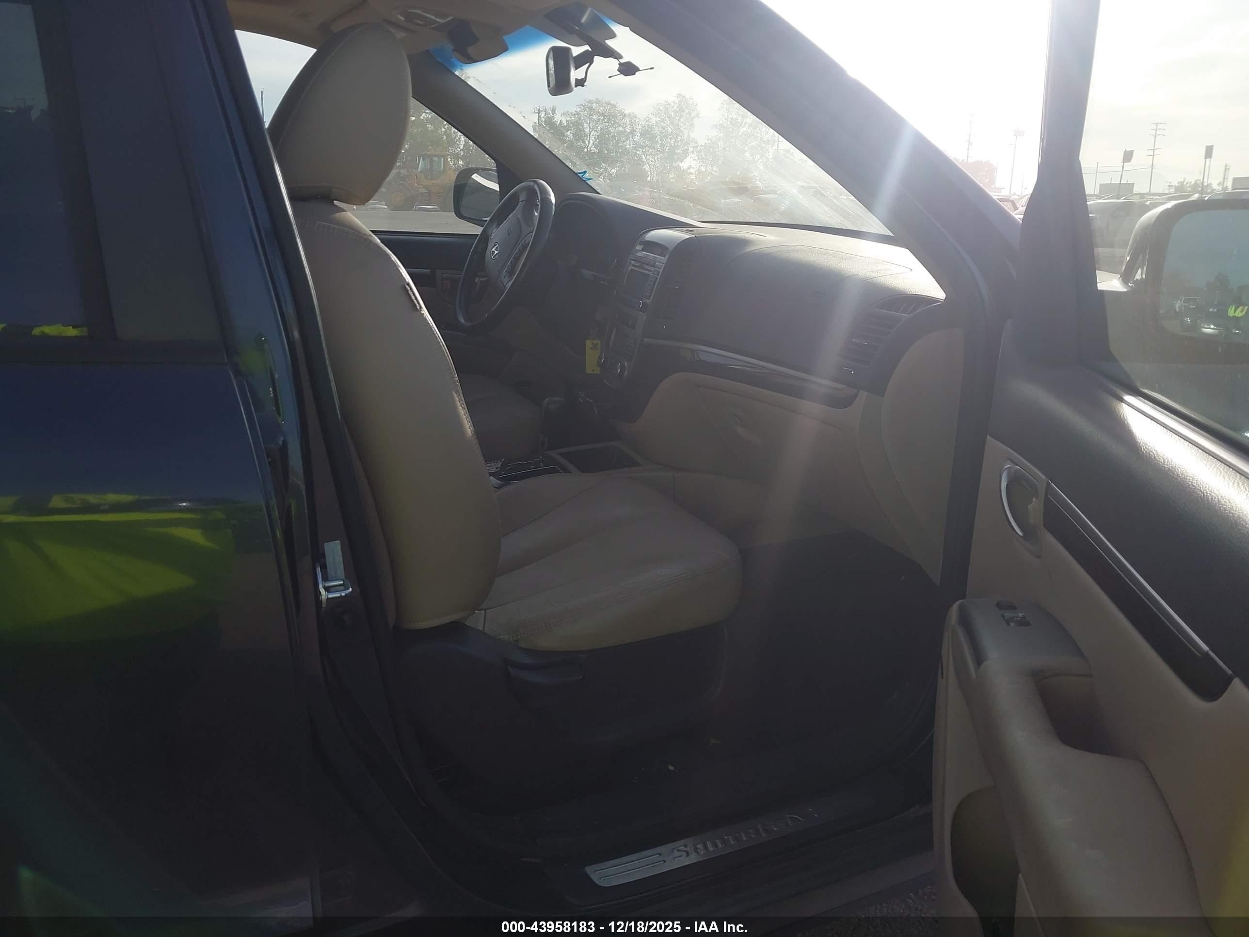 HYUNDAI SANTA image 5