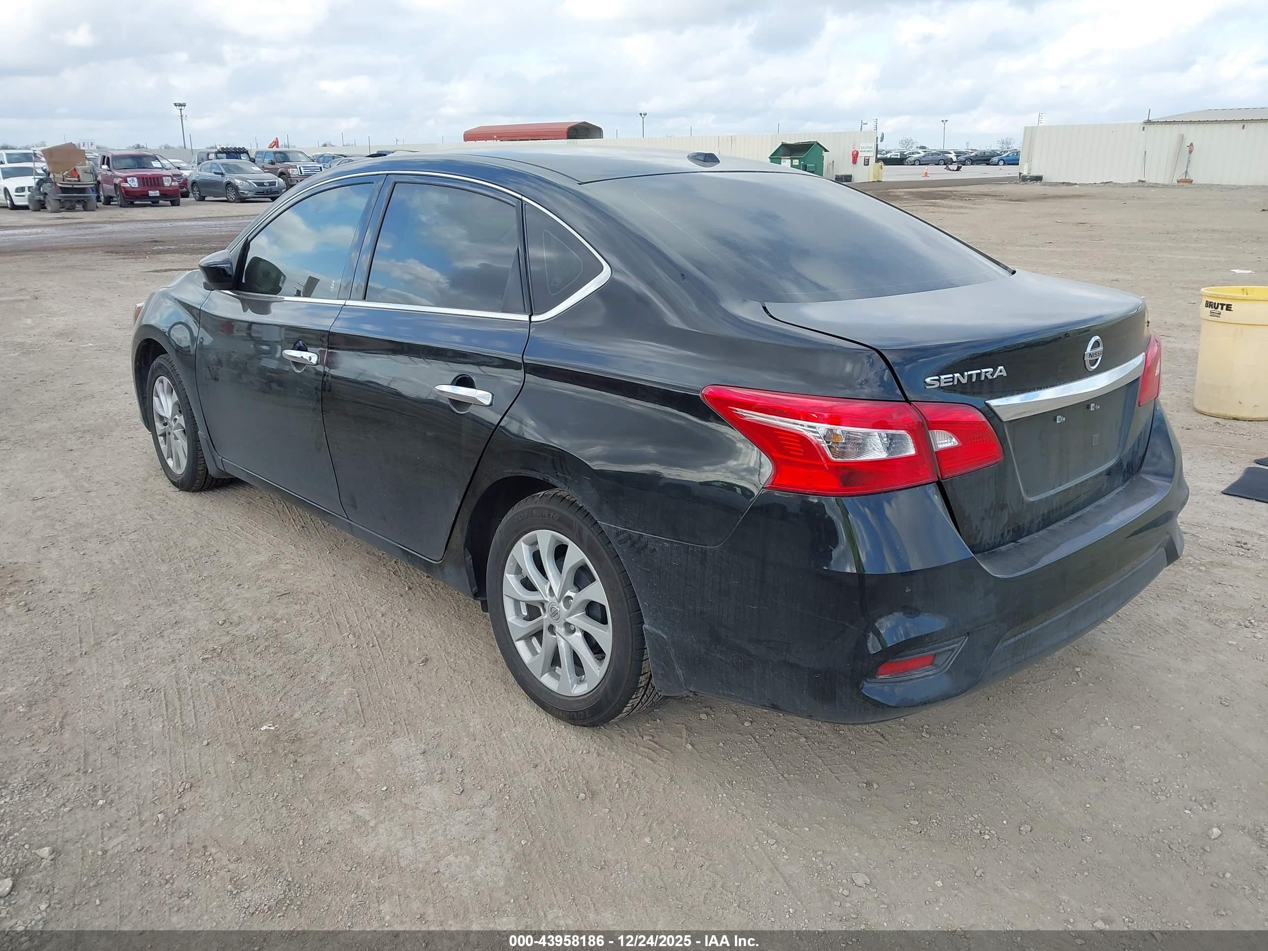 NISSAN SENTRA image 3