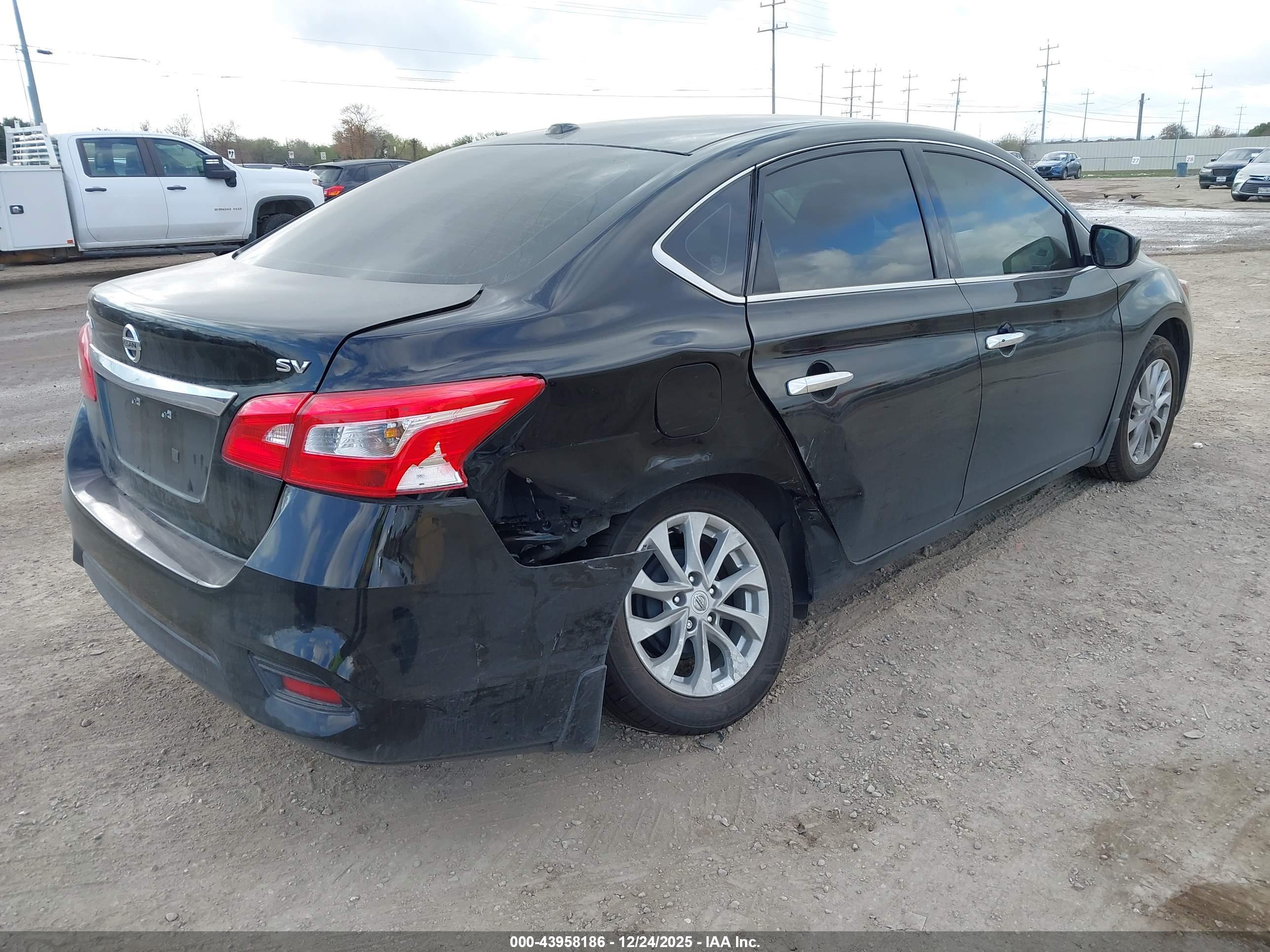 NISSAN SENTRA image 4