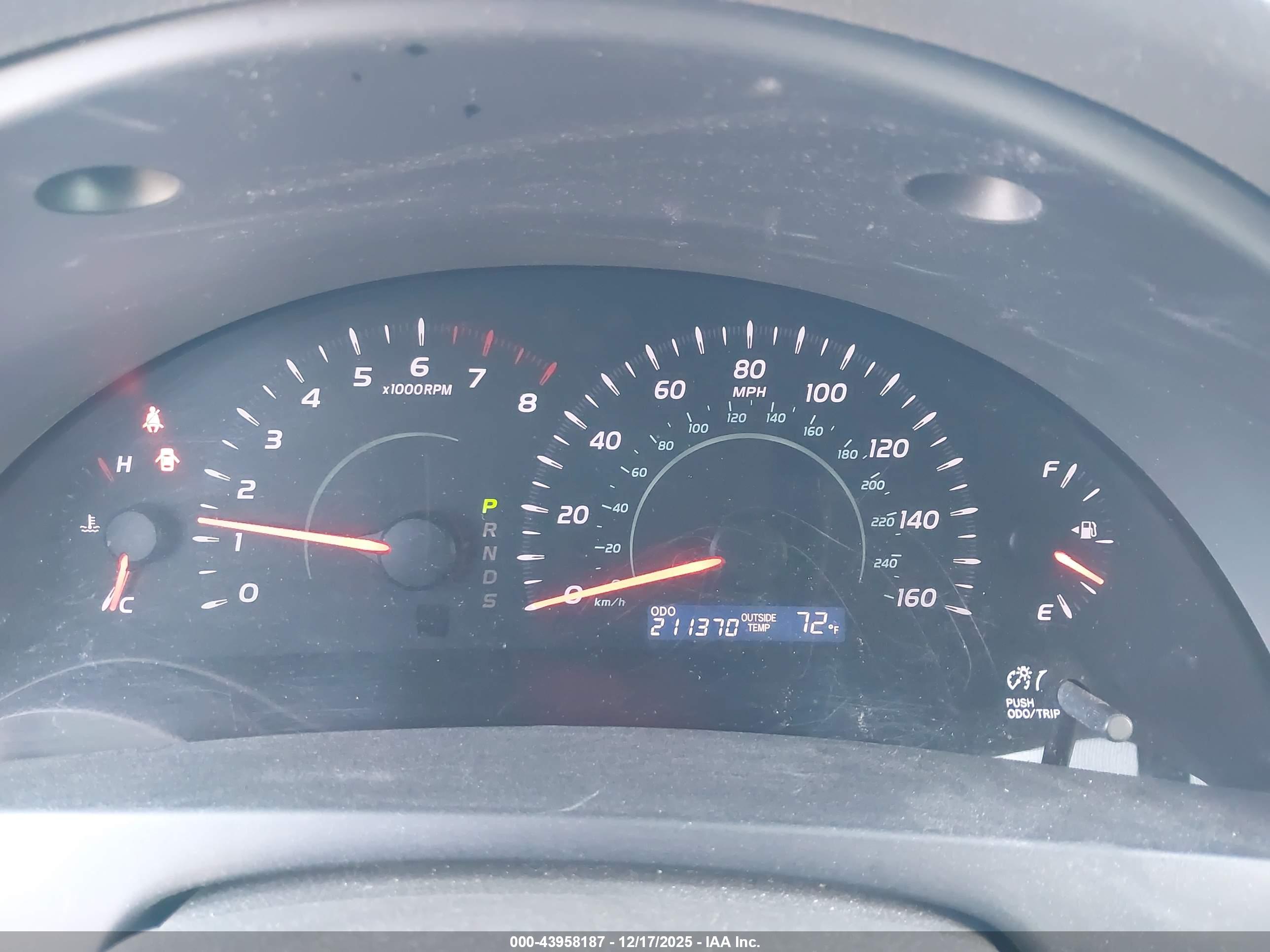 TOYOTA CAMRY image 7