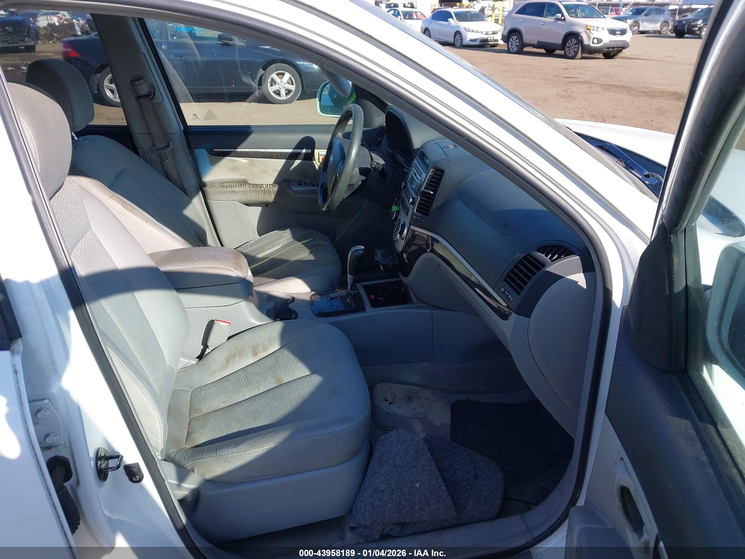 HYUNDAI SANTA image 5