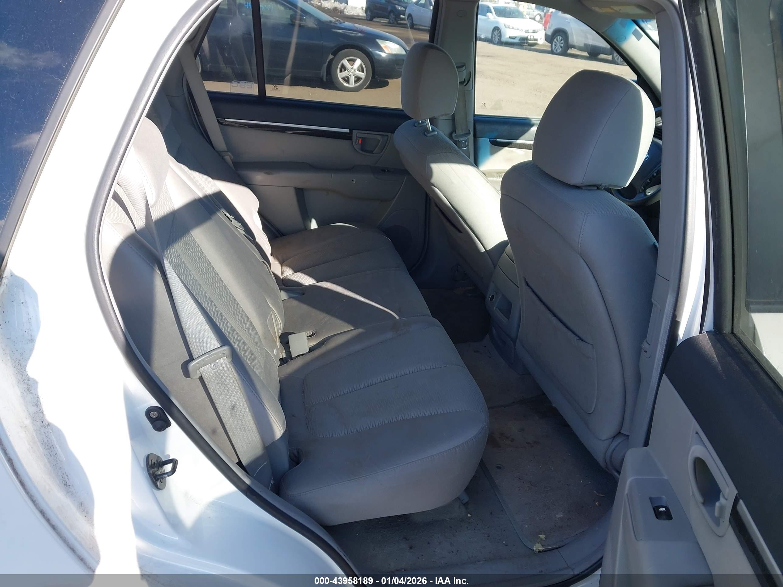 HYUNDAI SANTA image 8