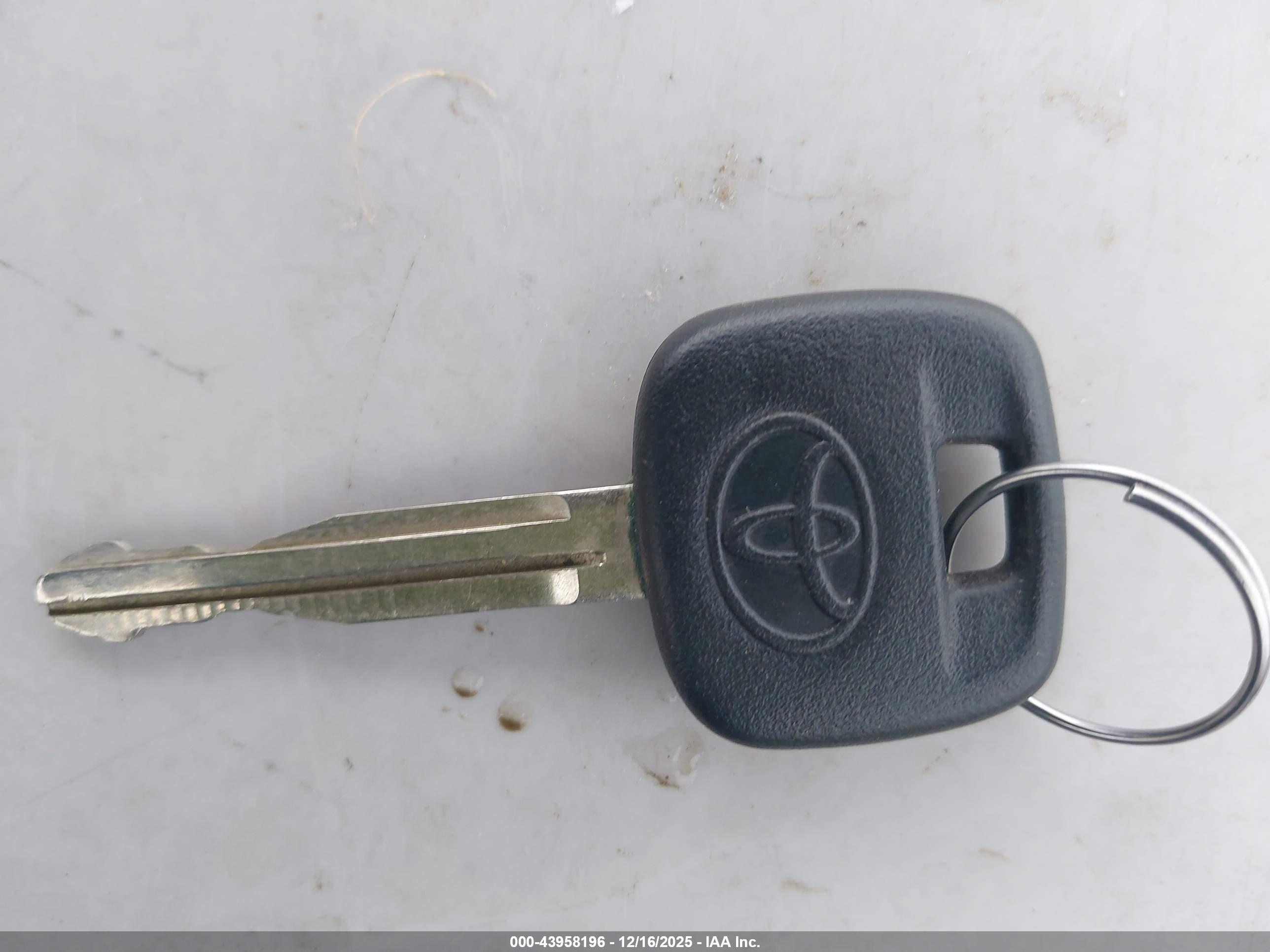 TOYOTA CAMRY image 11