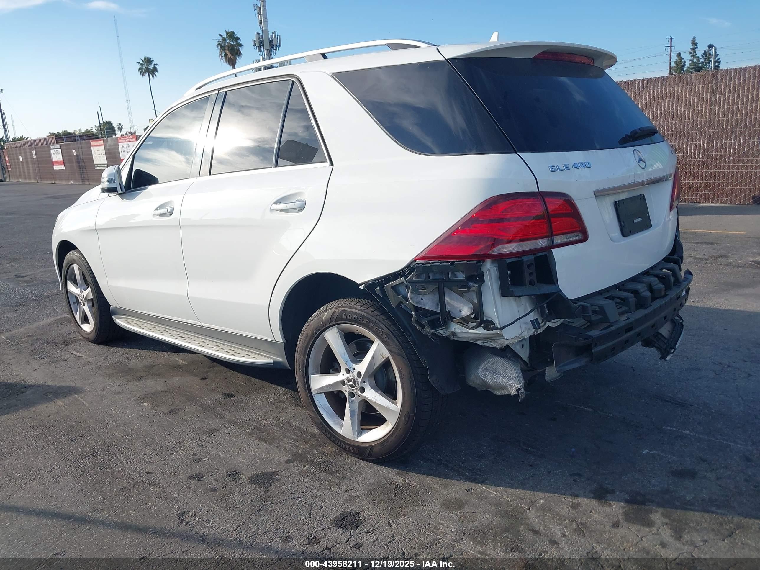 MERCEDES-BENZ GLE image 3