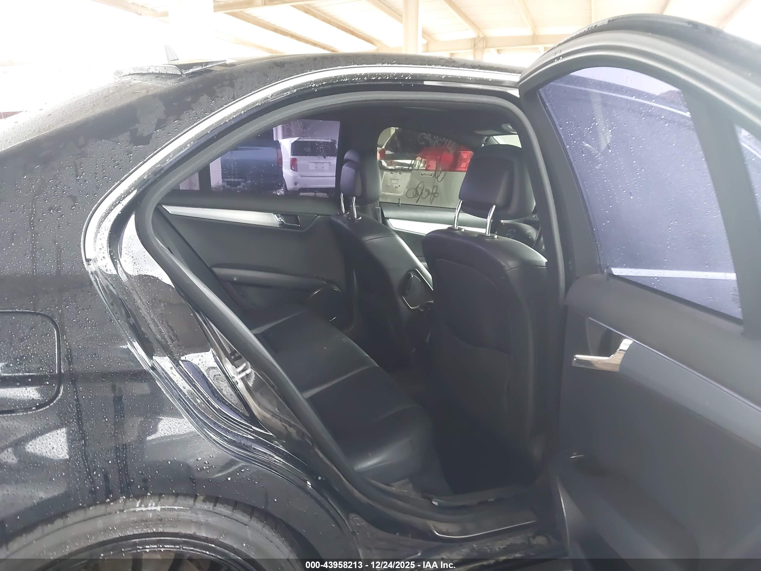 MERCEDES-BENZ C image 8