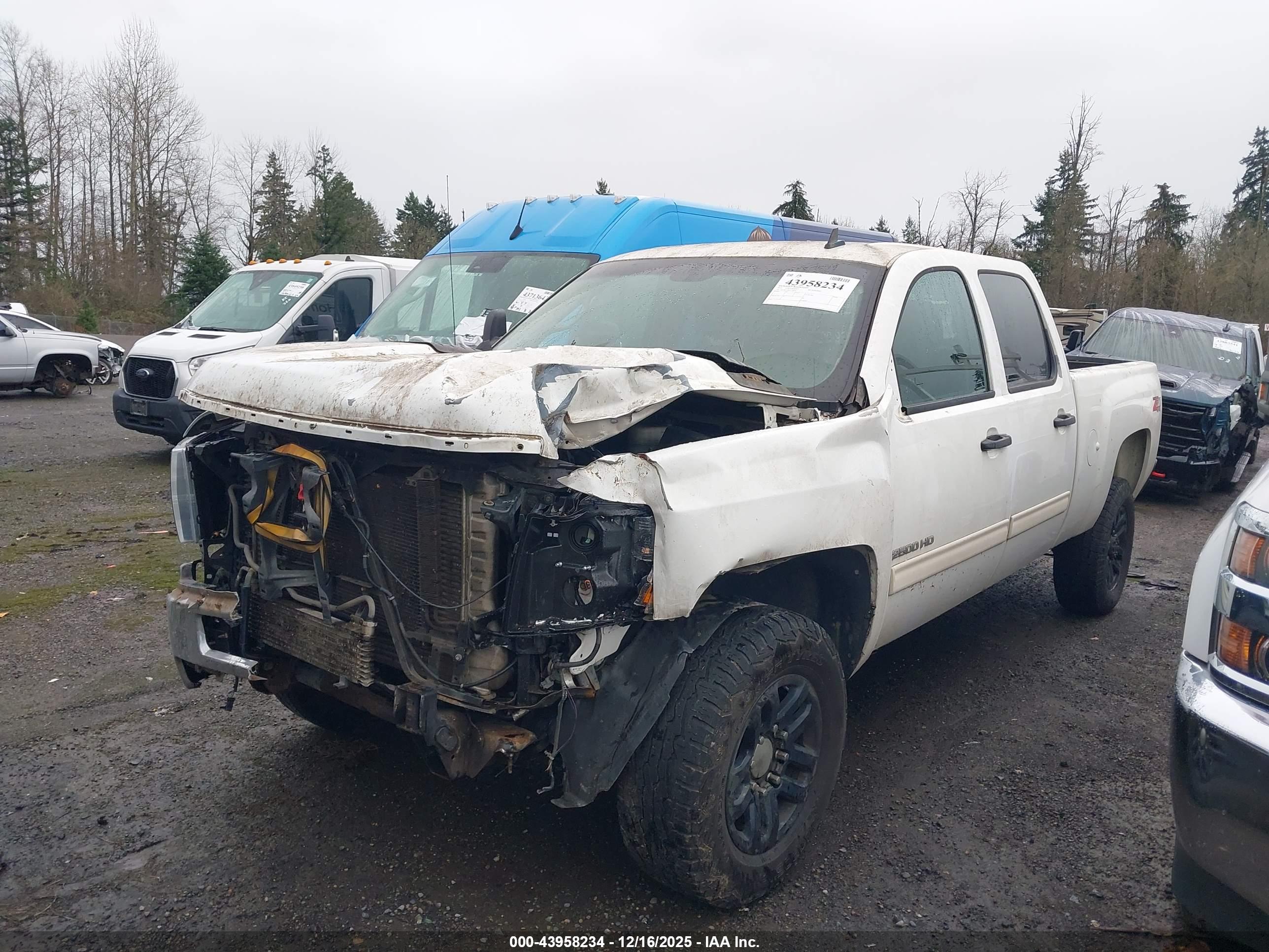 CHEVROLET SILVERADO image 2