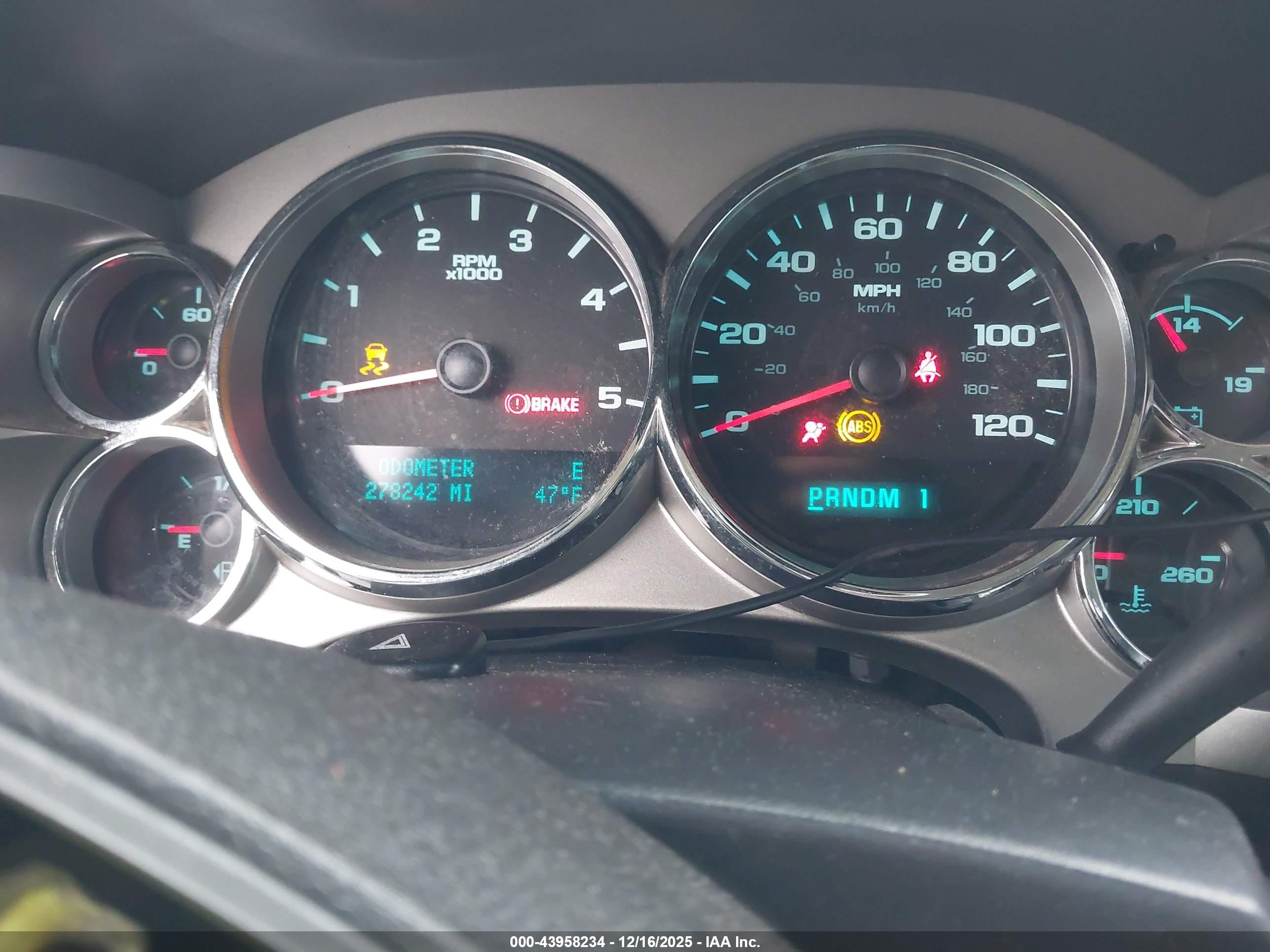 CHEVROLET SILVERADO image 7