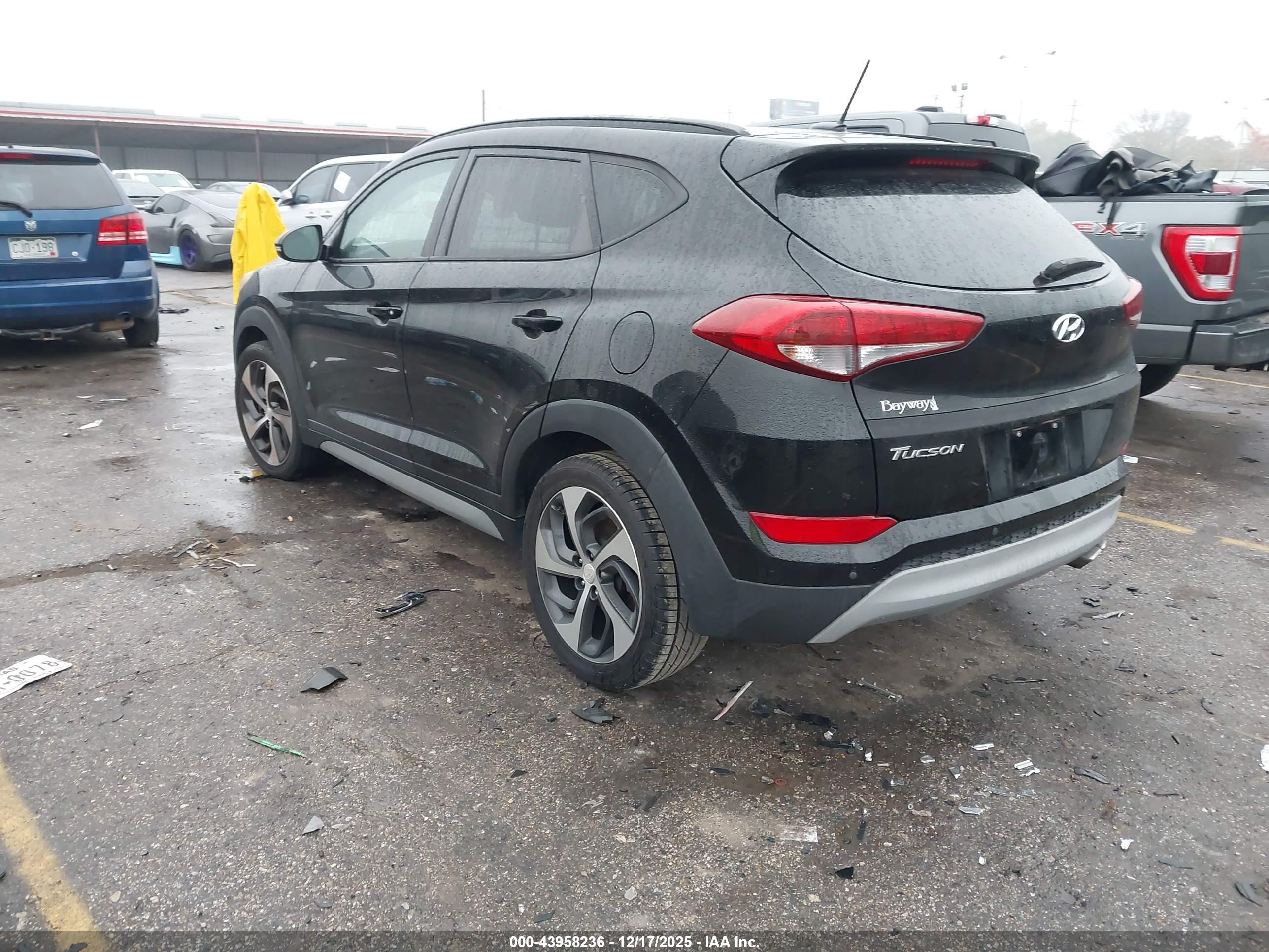 HYUNDAI TUCSON image 3
