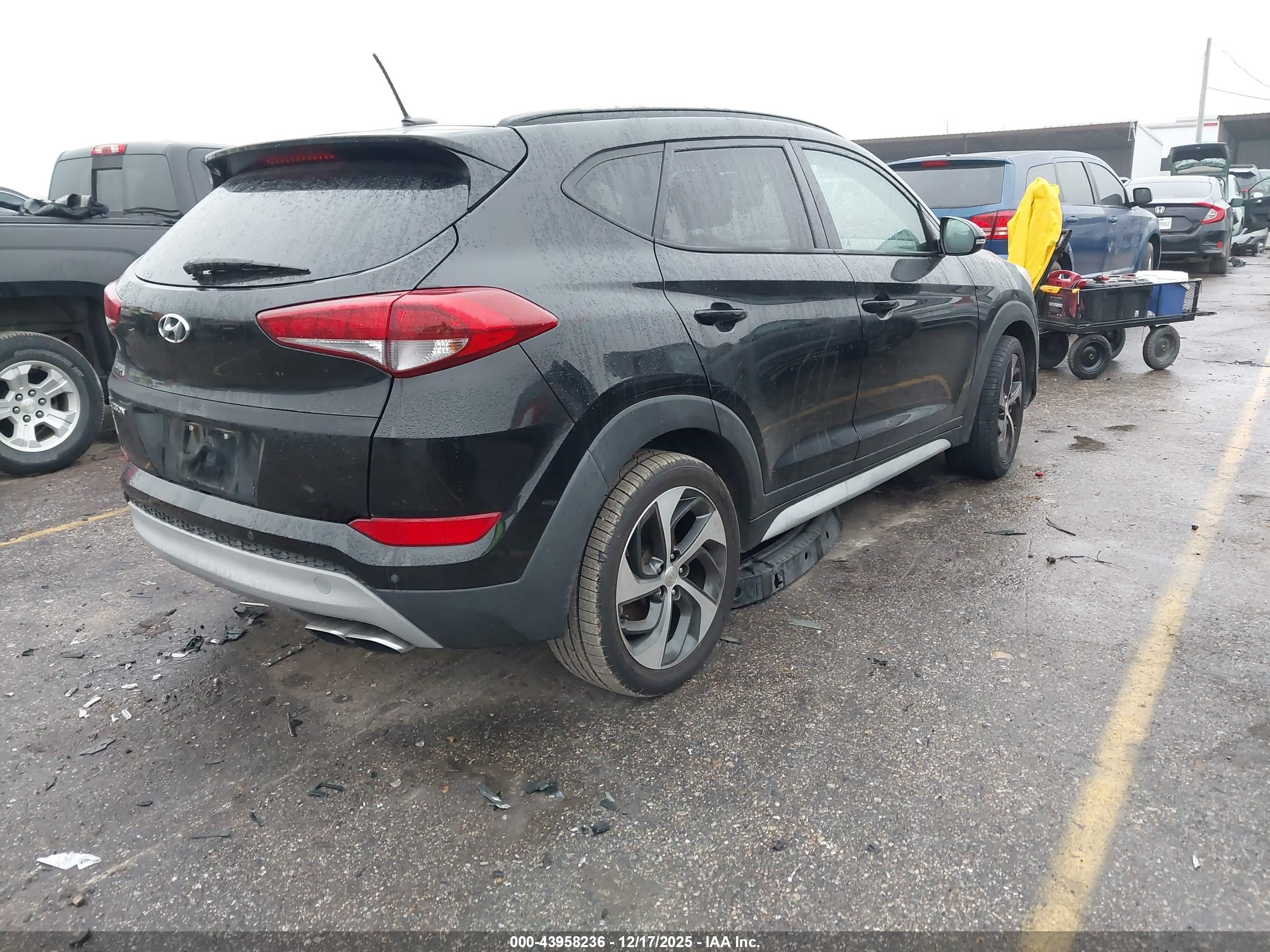 HYUNDAI TUCSON image 4