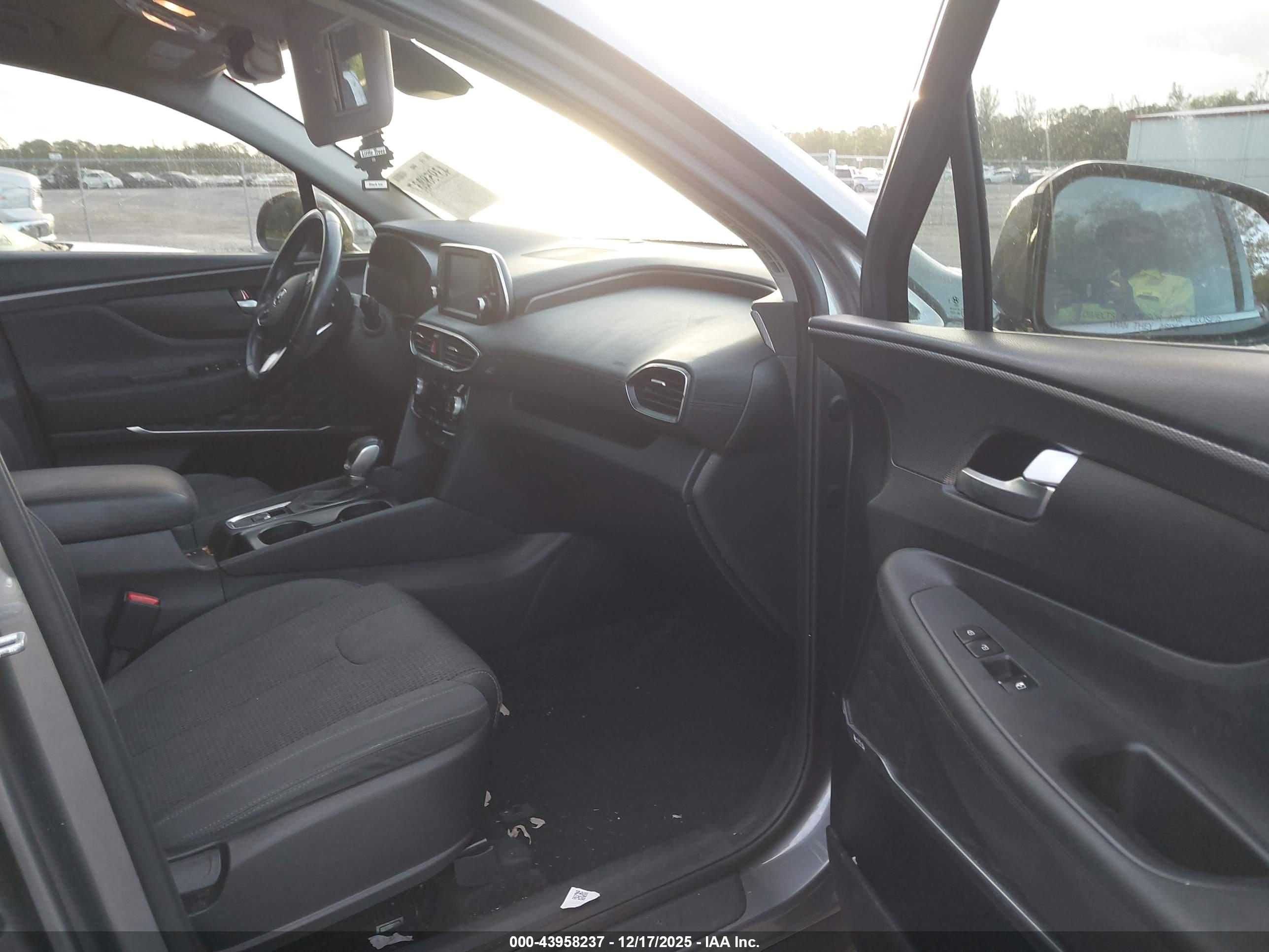 HYUNDAI SANTA image 5