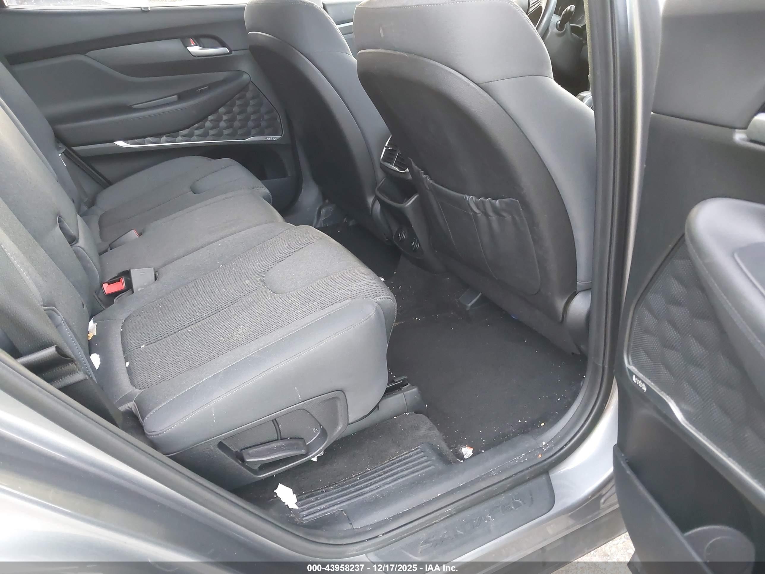 HYUNDAI SANTA image 8