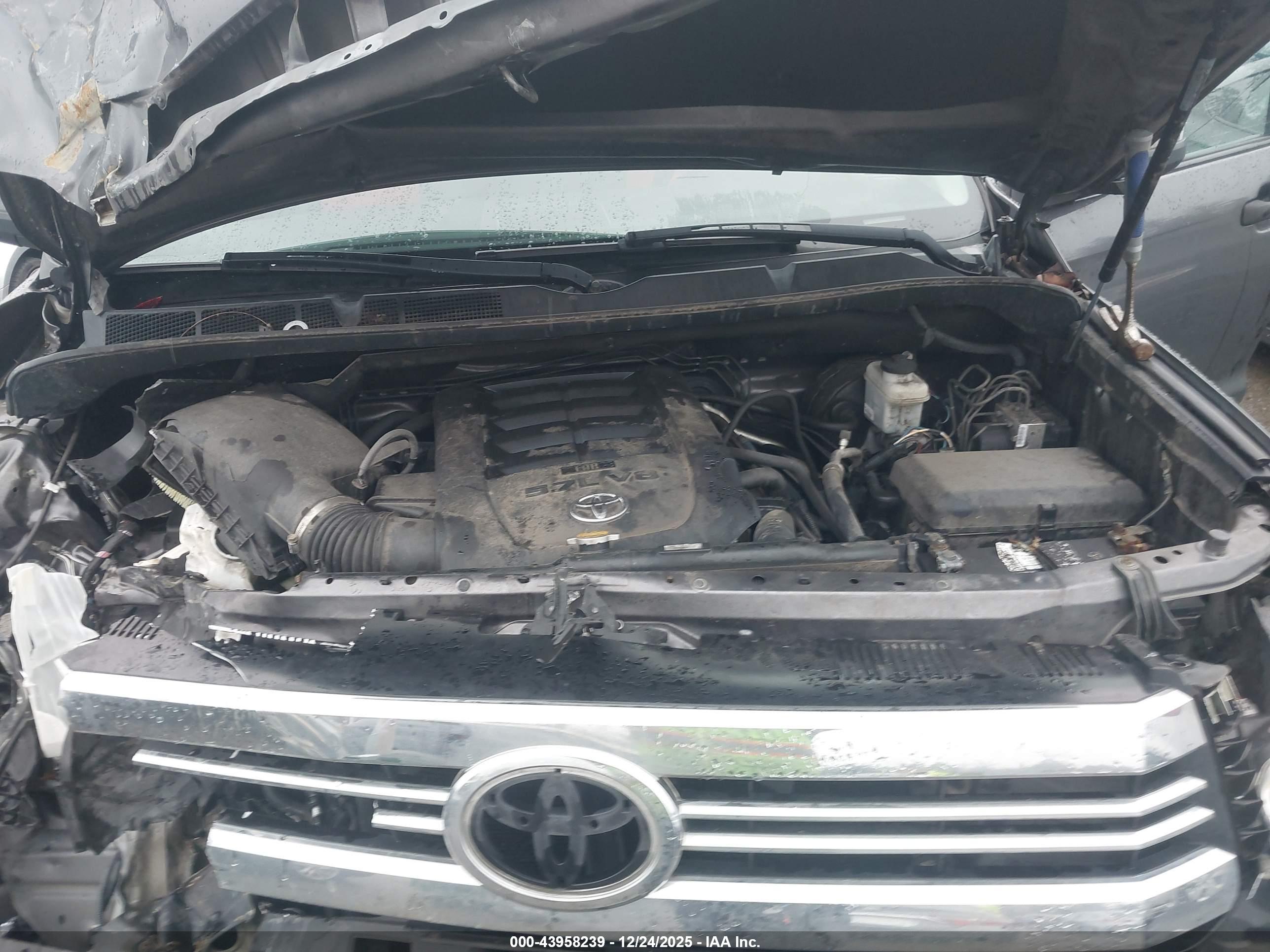 TOYOTA TUNDRA image 10
