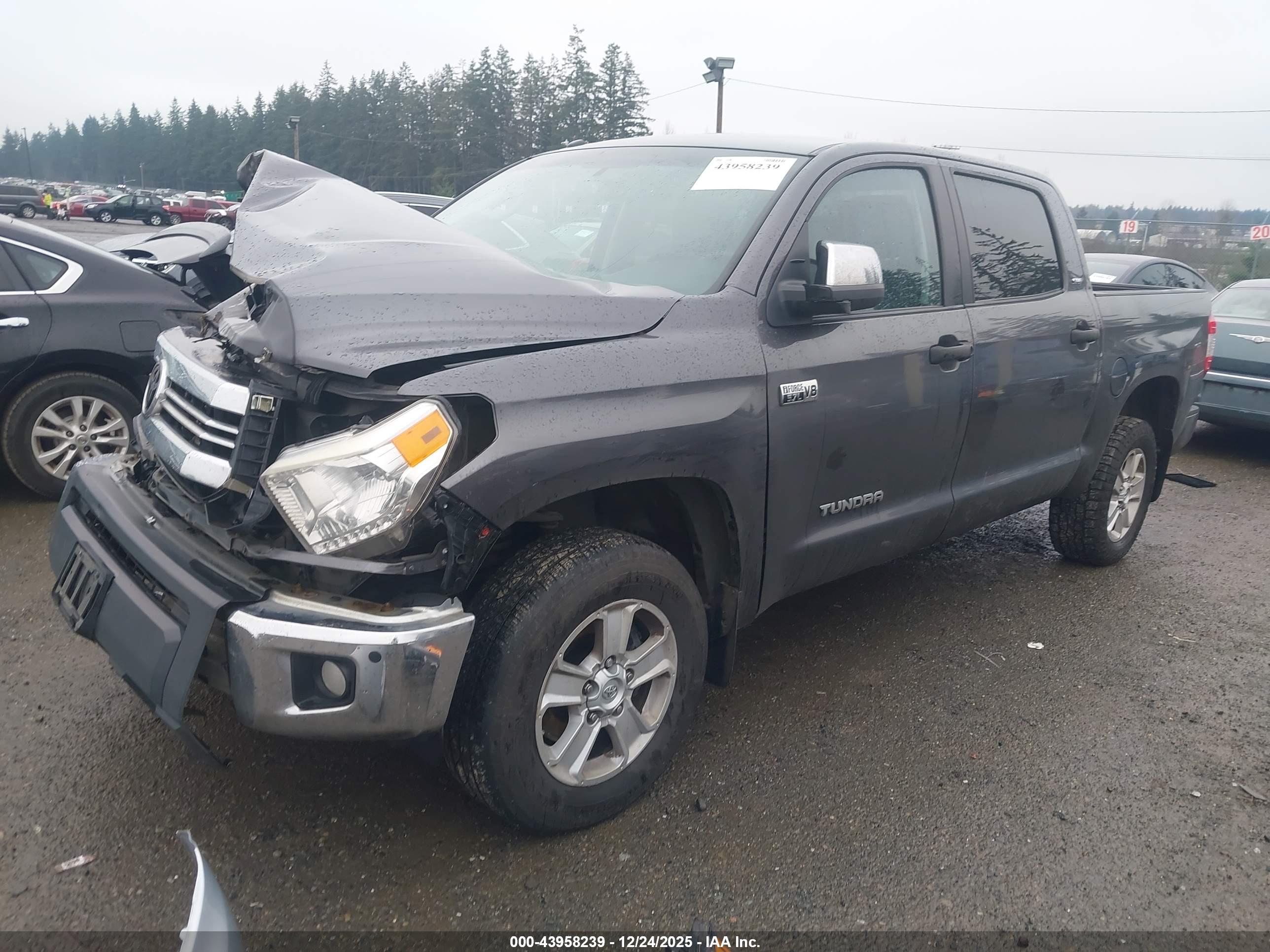 TOYOTA TUNDRA image 2