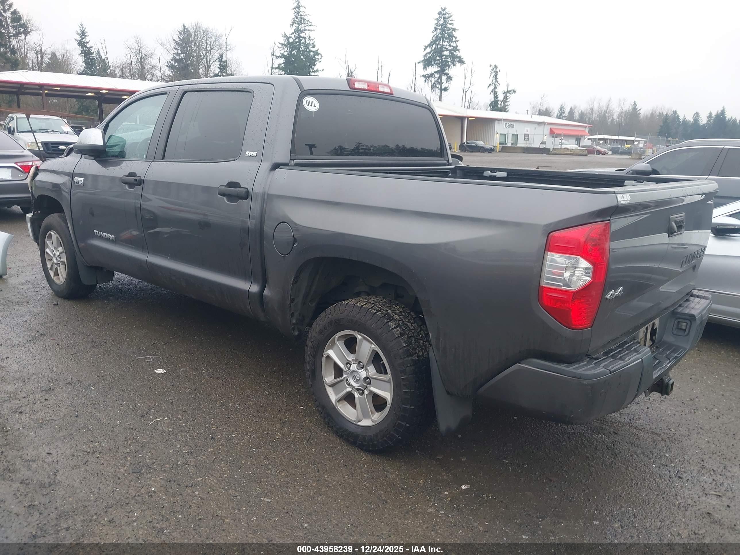 TOYOTA TUNDRA image 3