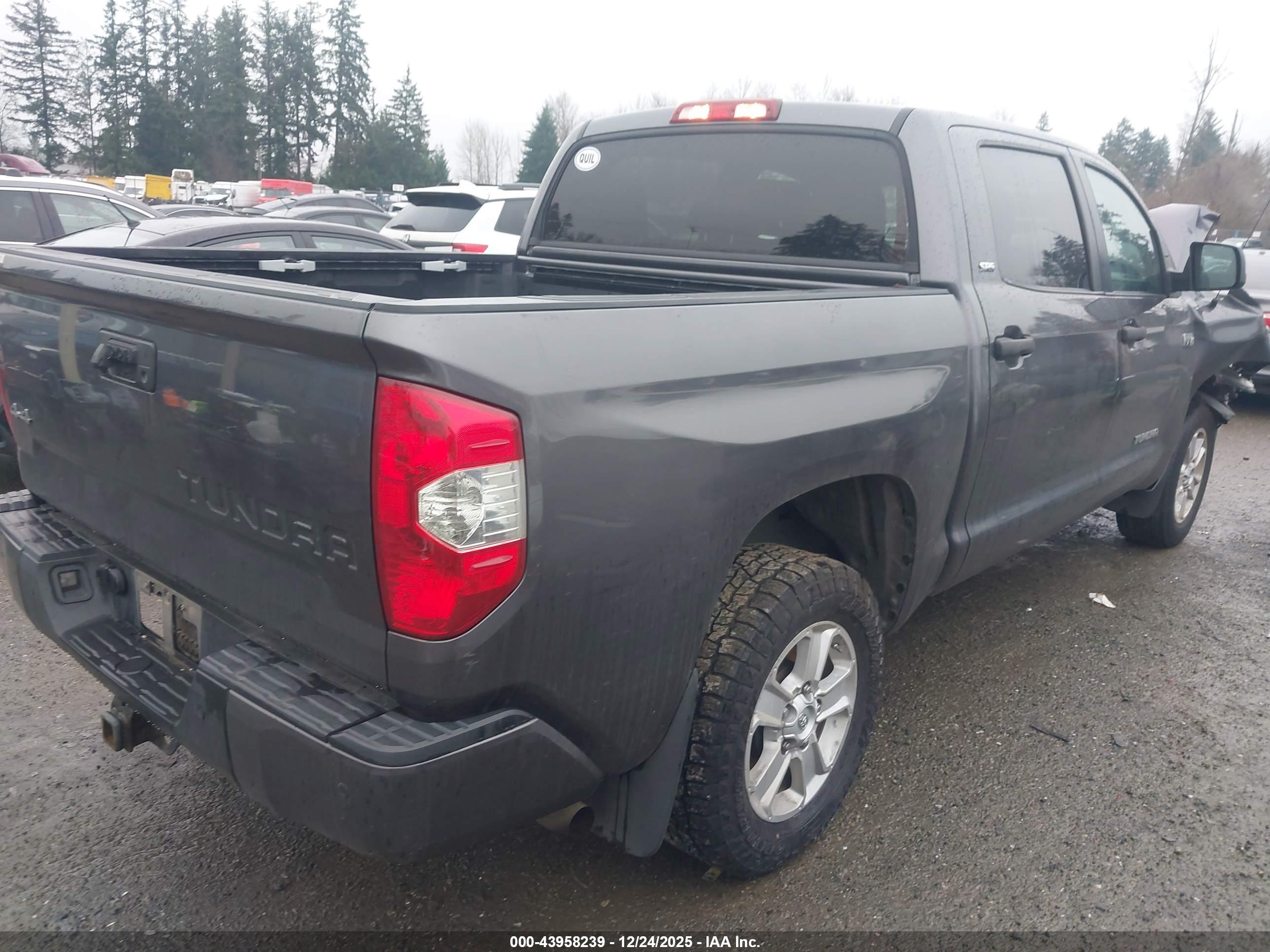 TOYOTA TUNDRA image 4